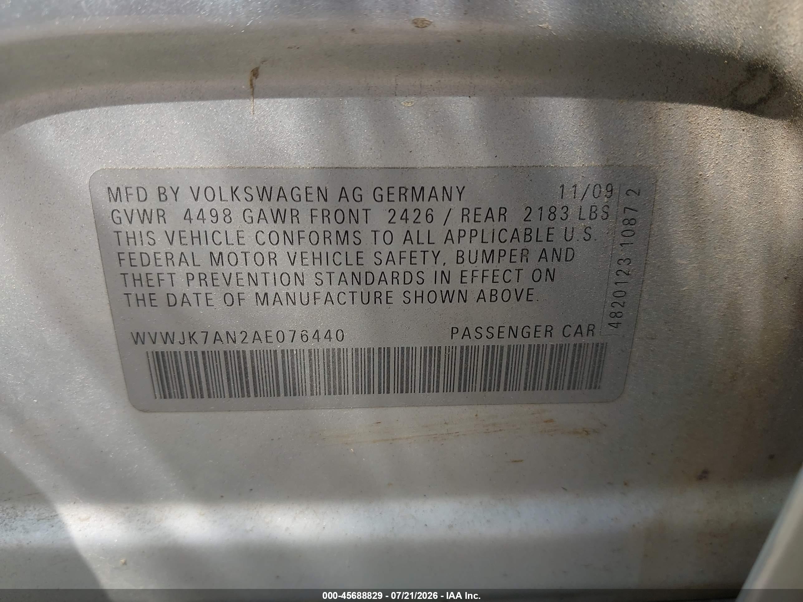 2010 Volkswagen Passat Komfort Silver vin: WVWJK7AN2AE076440