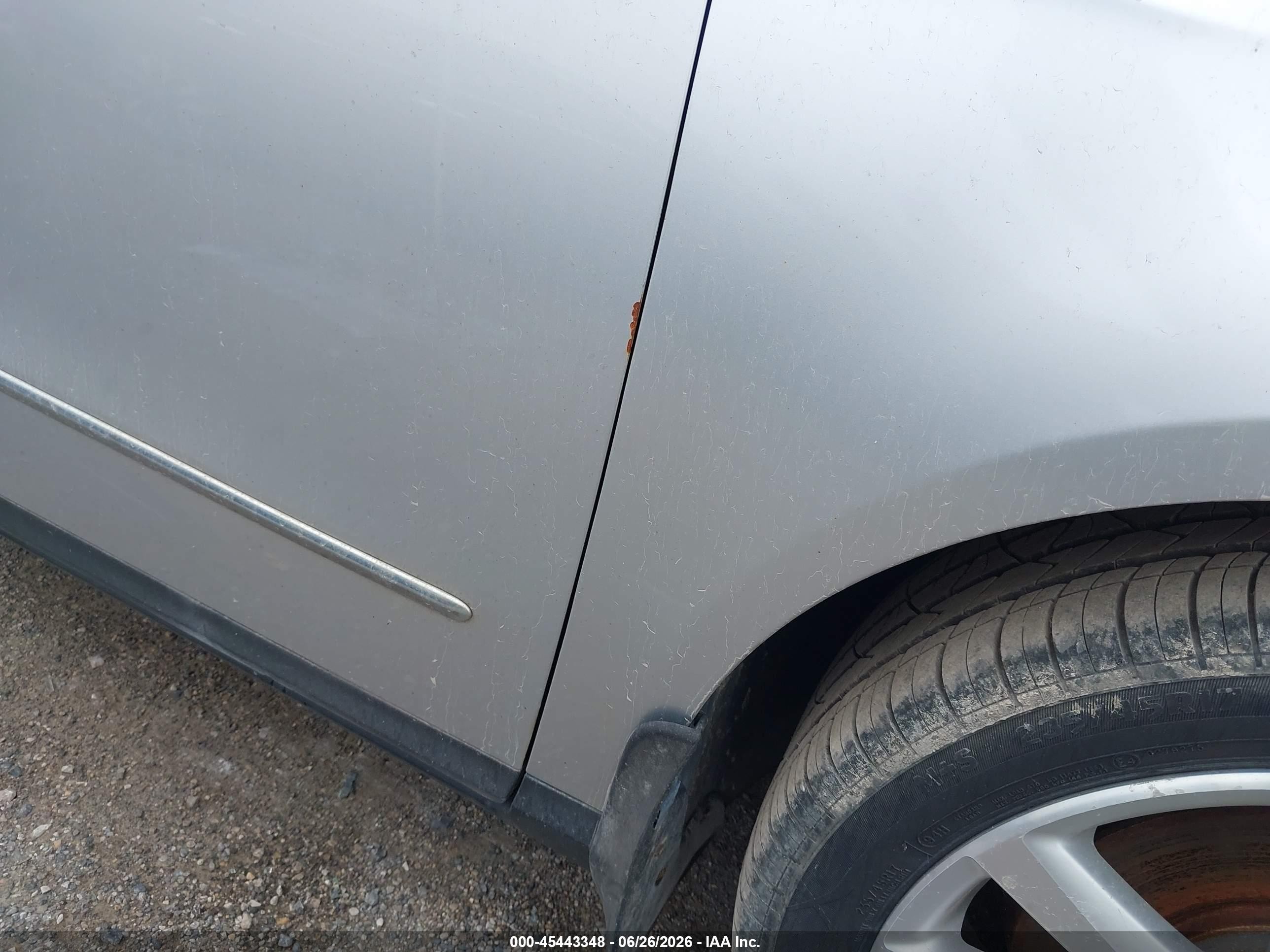 2010 Volkswagen Passat Komfort Silver vin: WVWJK7AN5AE091868