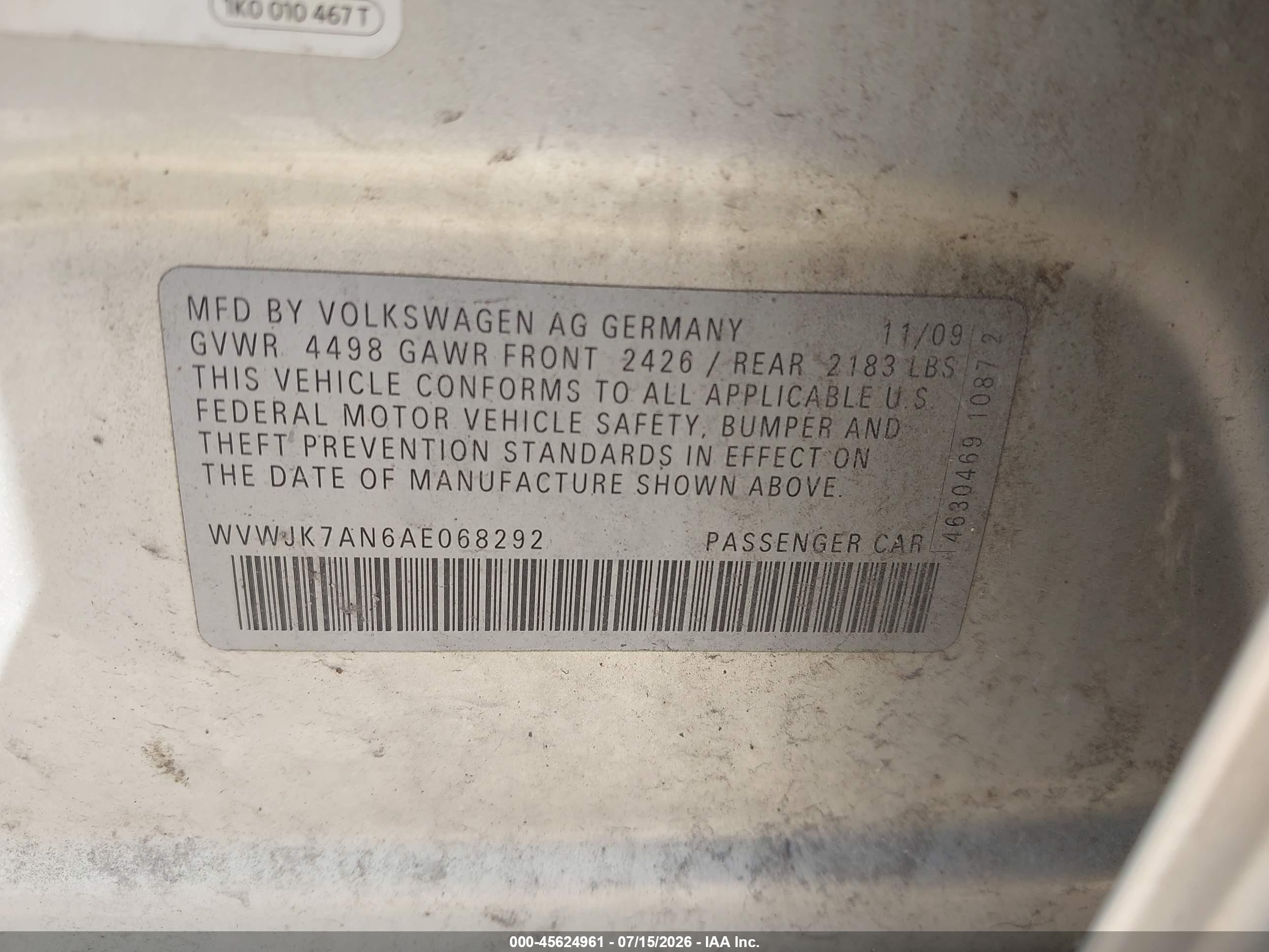 2010 Volkswagen Passat Komfort Silver vin: WVWJK7AN6AE068292