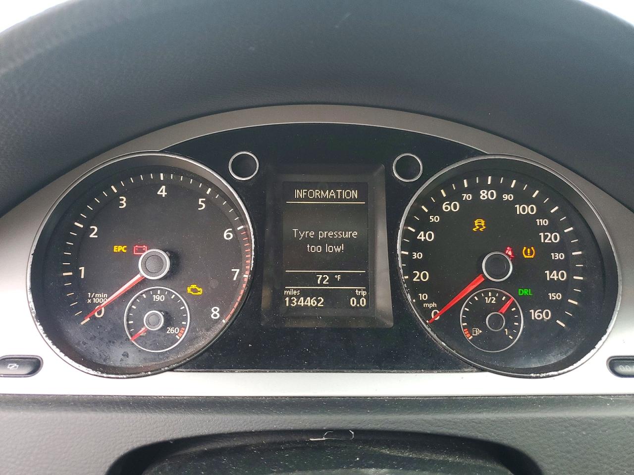 2010 Volkswagen Passat Komfort Gray vin: WVWJK7AN7AE162763