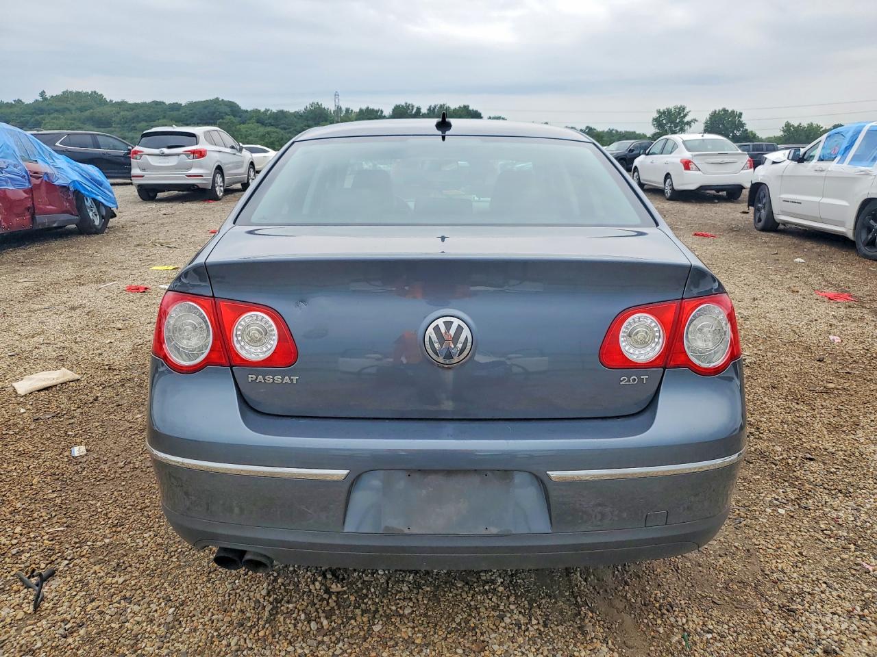 2010 Volkswagen Passat Komfort Gray vin: WVWJK7AN7AE162763