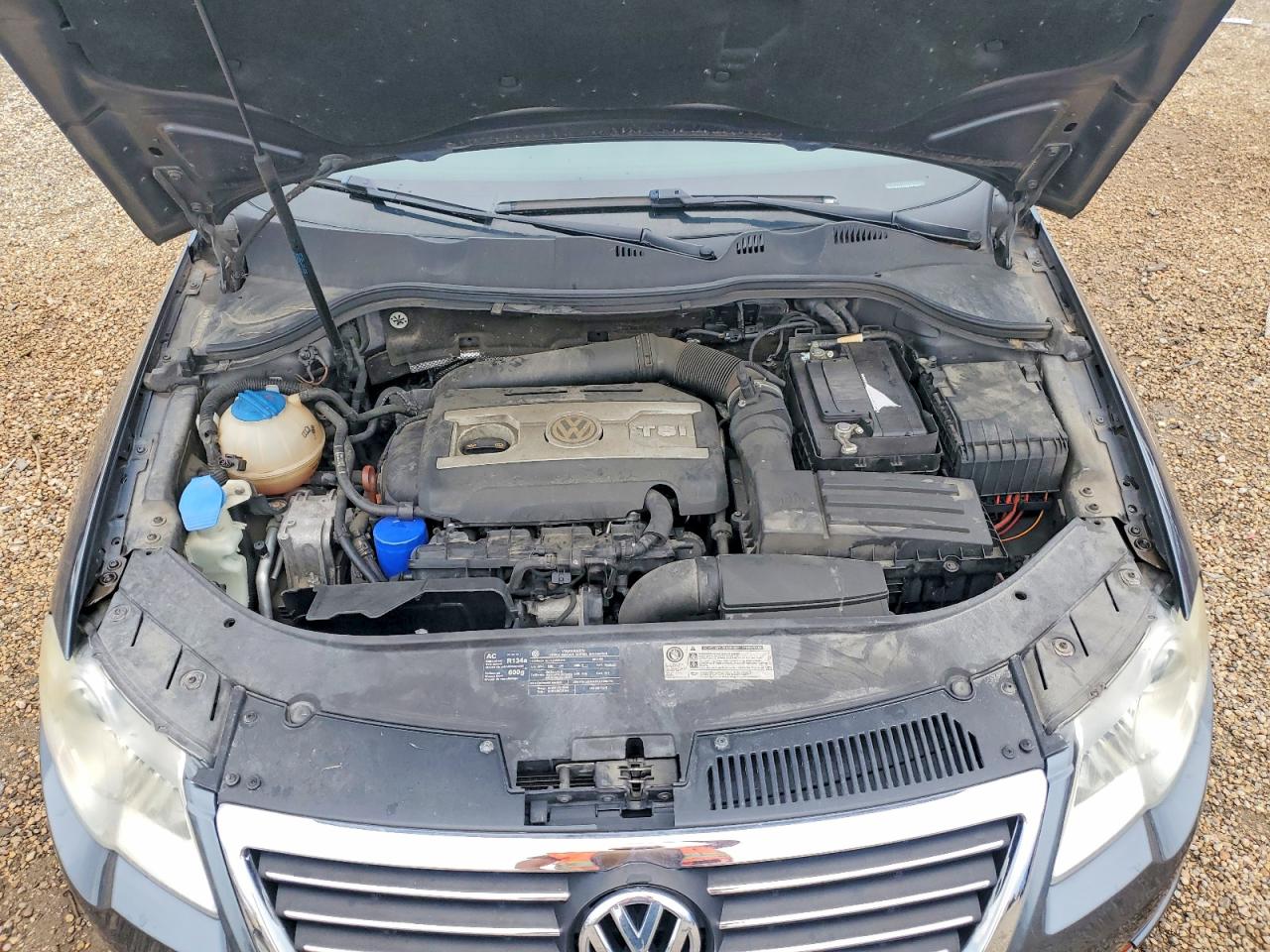 2010 Volkswagen Passat Komfort Gray vin: WVWJK7AN7AE162763