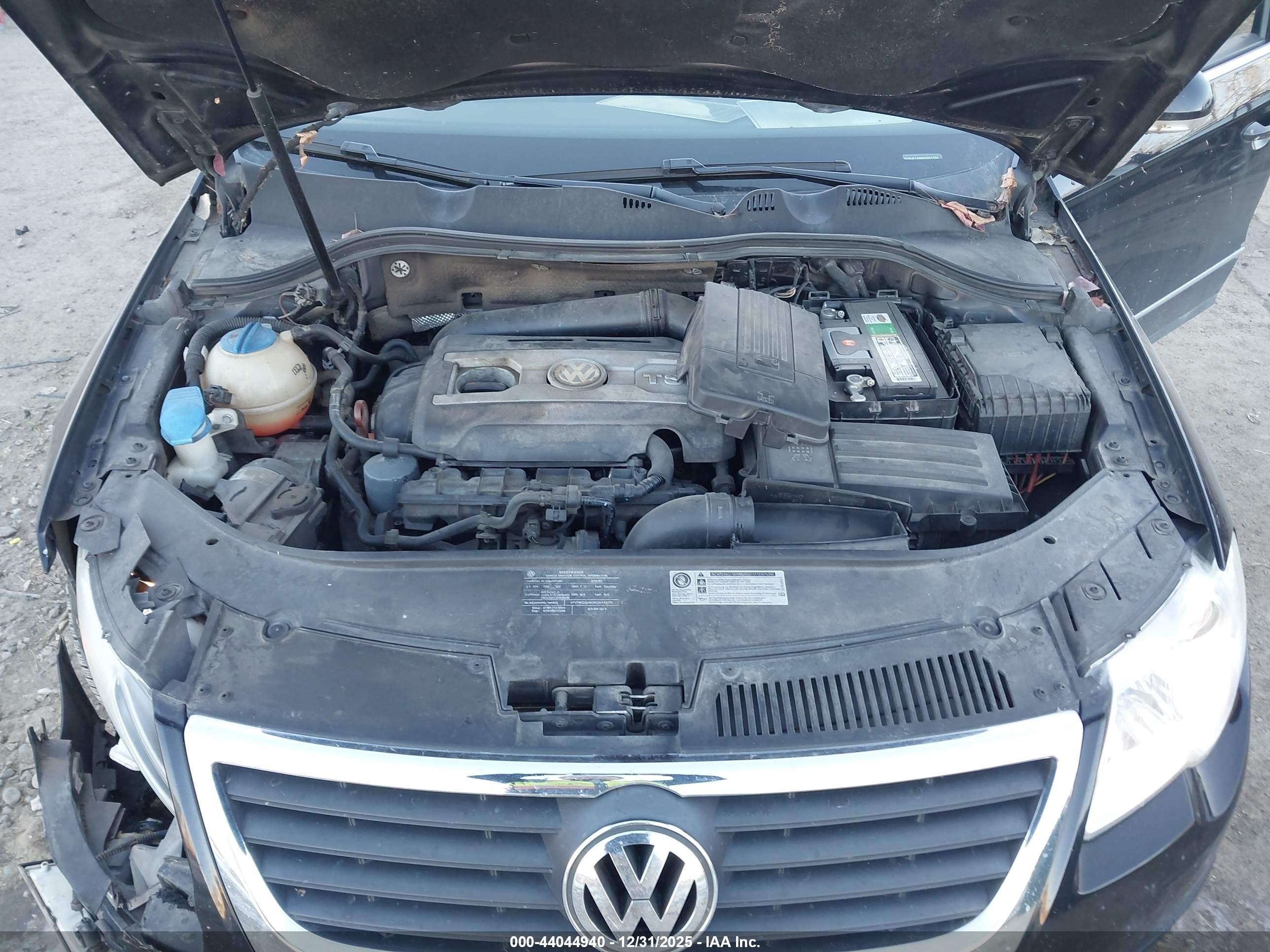2010 Volkswagen Passat Komfort Черный vin: WVWJK7AN9AE097902