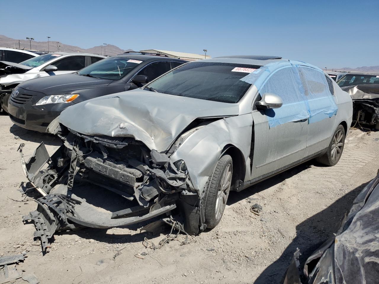 2010 Volkswagen Passat Komfort Silver vin: WVWJK7AN9AE131675