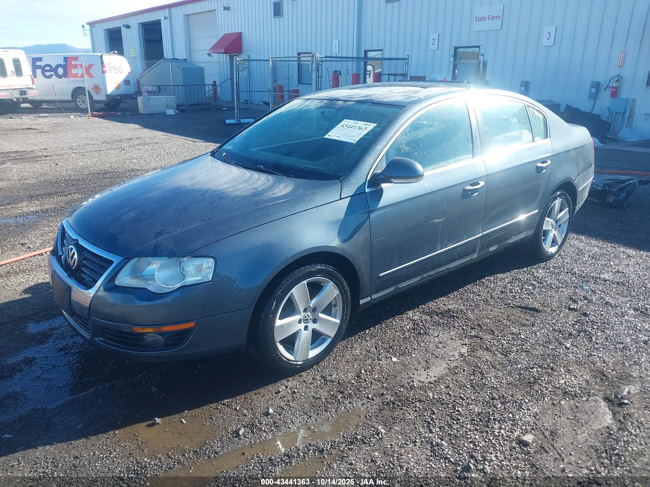 2009 Volkswagen Passat Komfort Gray vin: WVWJK93C09P051785