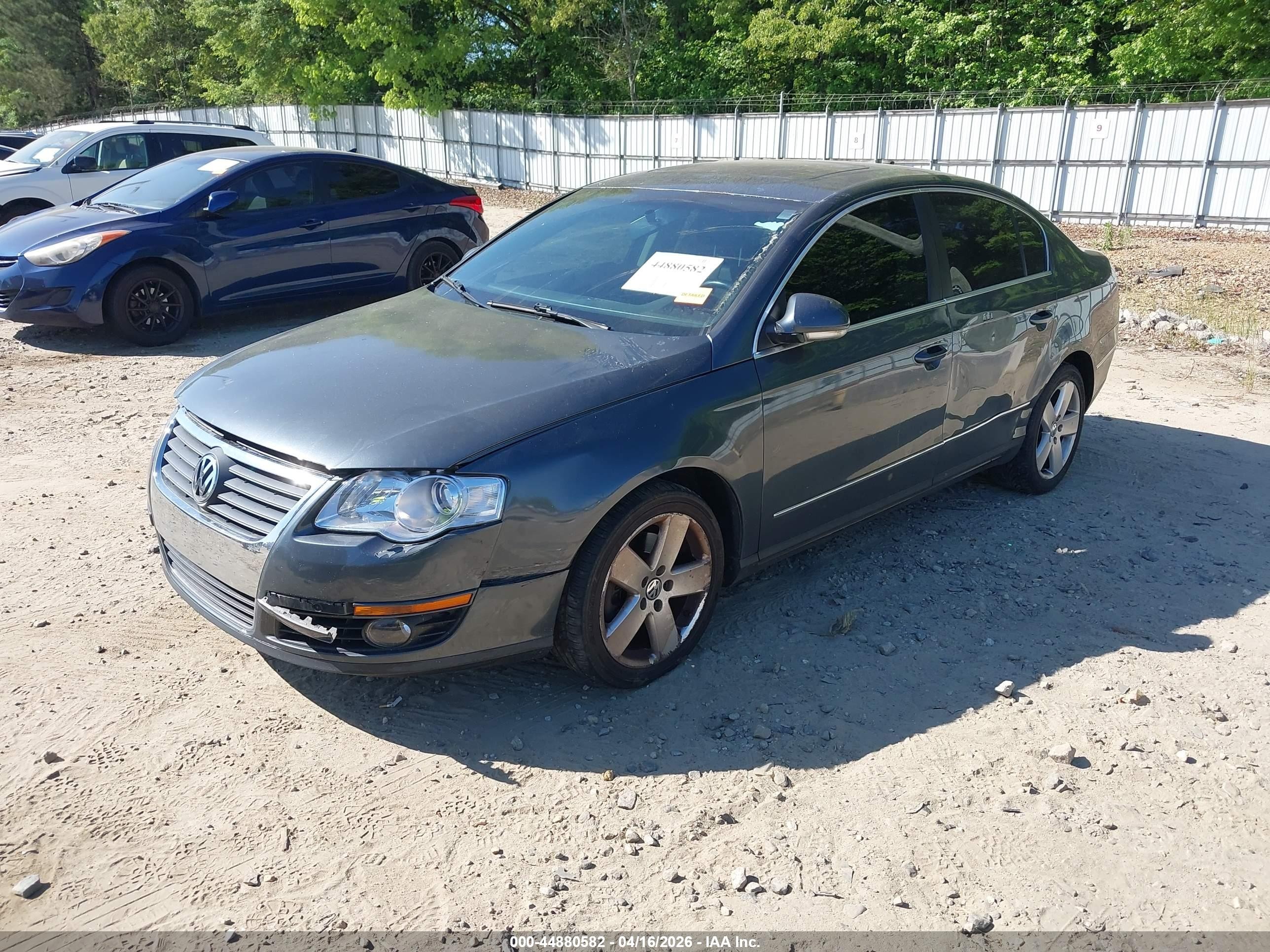 2009 Volkswagen Passat Komfort Серый vin: WVWJK93C59P005949