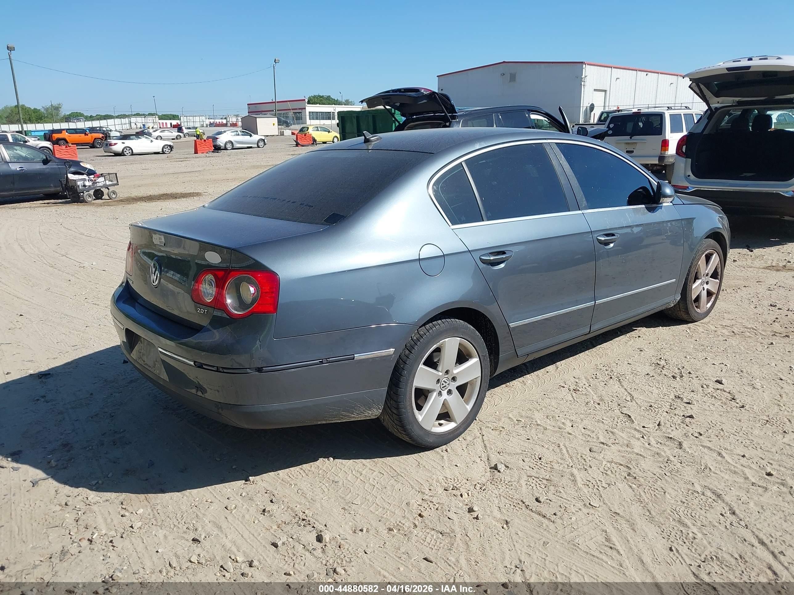 2009 Volkswagen Passat Komfort Серый vin: WVWJK93C59P005949