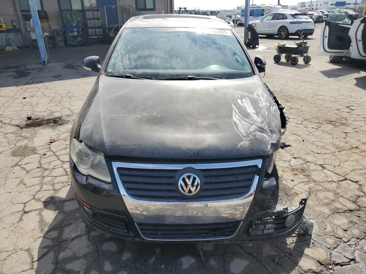 2009 Volkswagen Passat Turbo Black vin: WVWJK93C69P038992