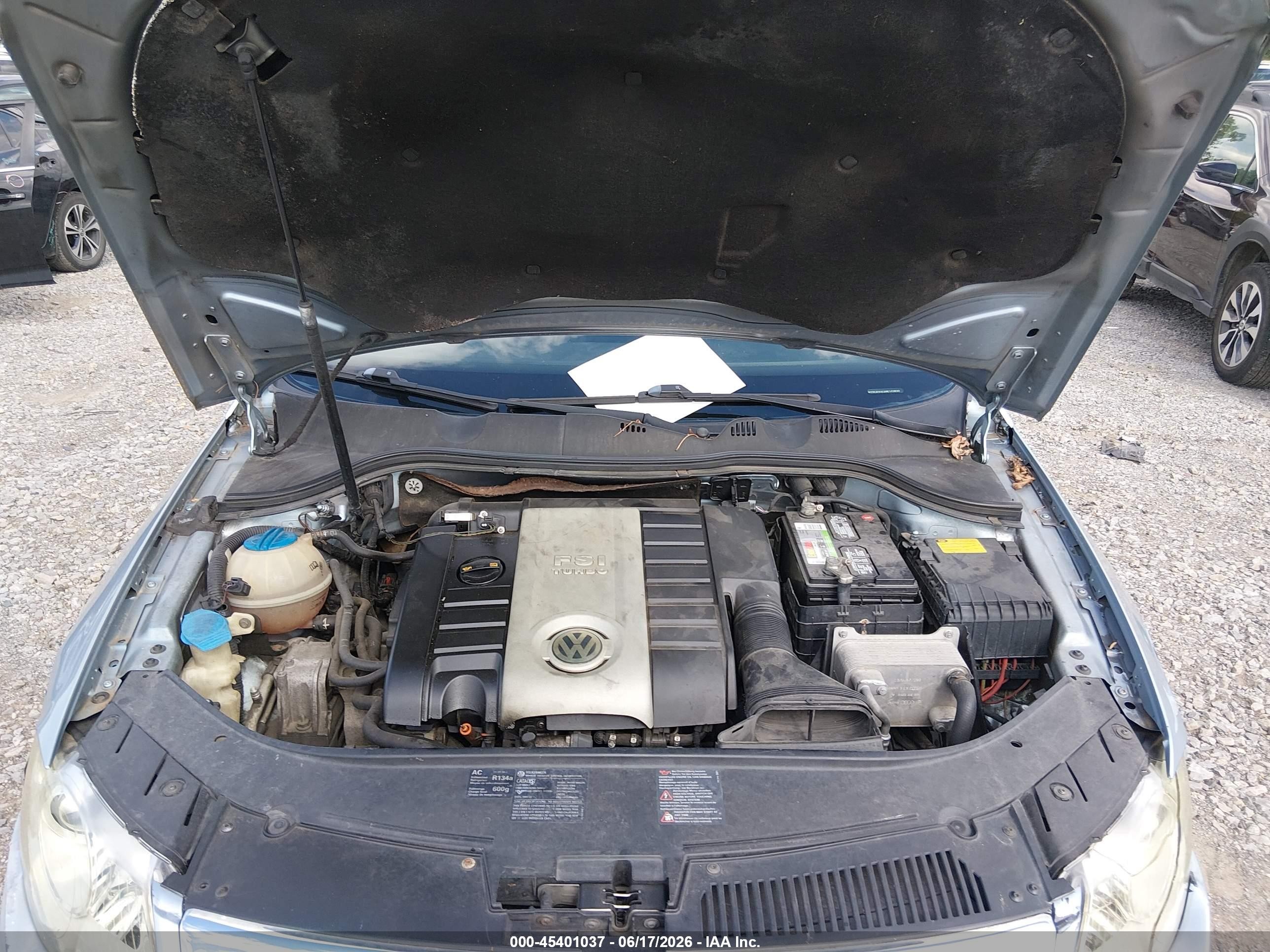 2008 Volkswagen Passat Turbo Light Blue vin: WVWJK93C98E143830