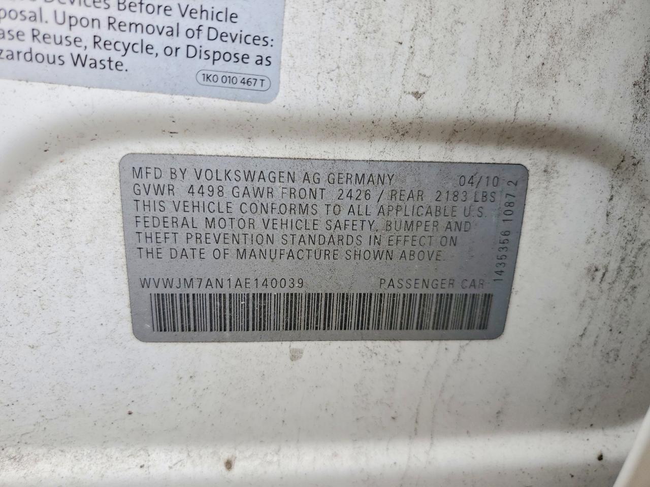 2010 Volkswagen Passat Komfort White vin: WVWJM7AN1AE140039