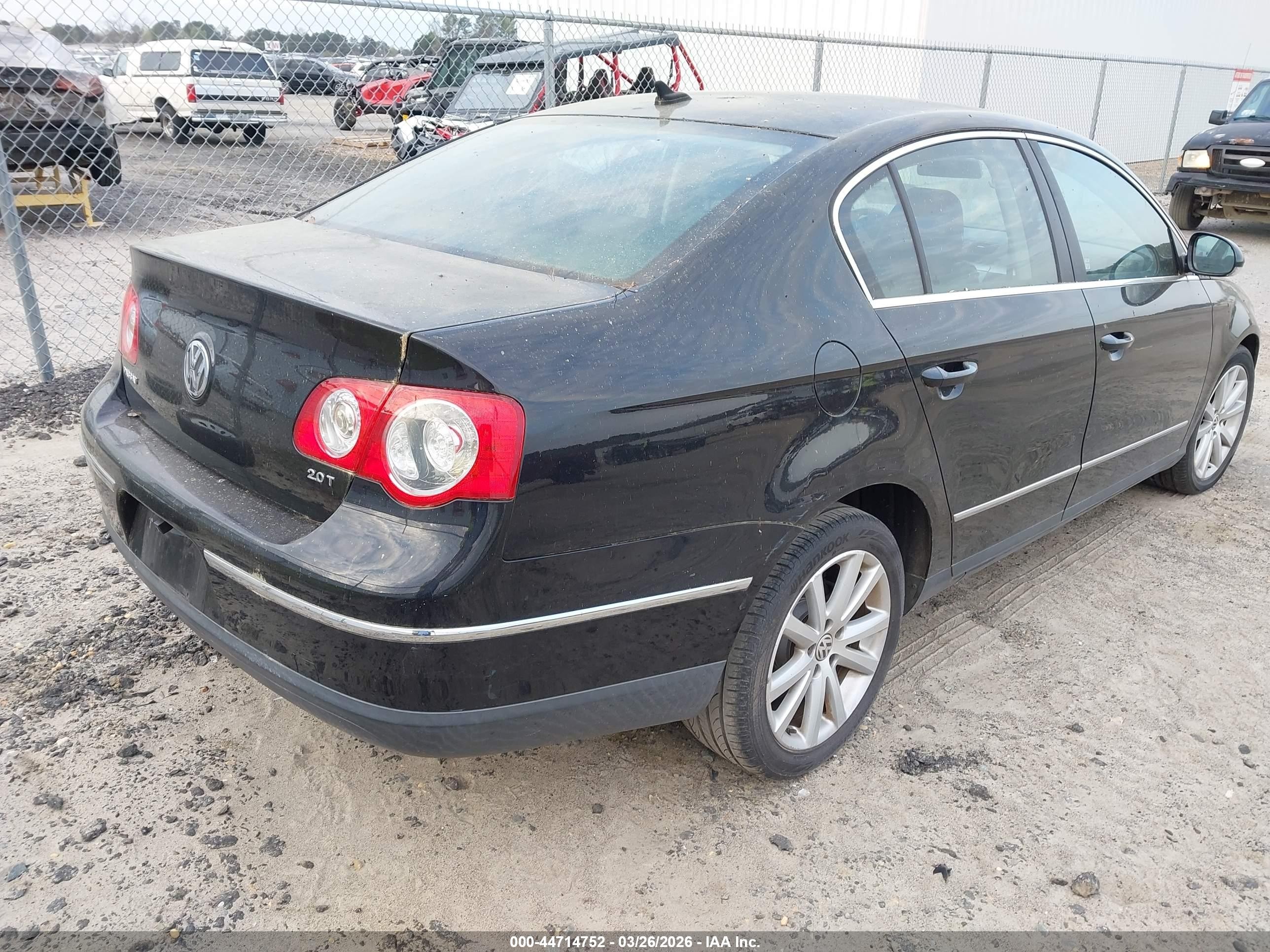 2010 Volkswagen Passat Komfort Black vin: WVWJM7AN3AE065716