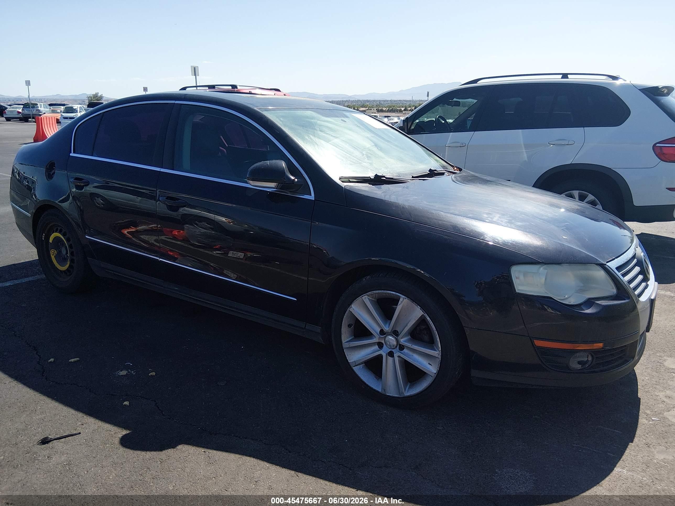 2010 Volkswagen Passat Komfort Black vin: WVWJM7AN3AE081611