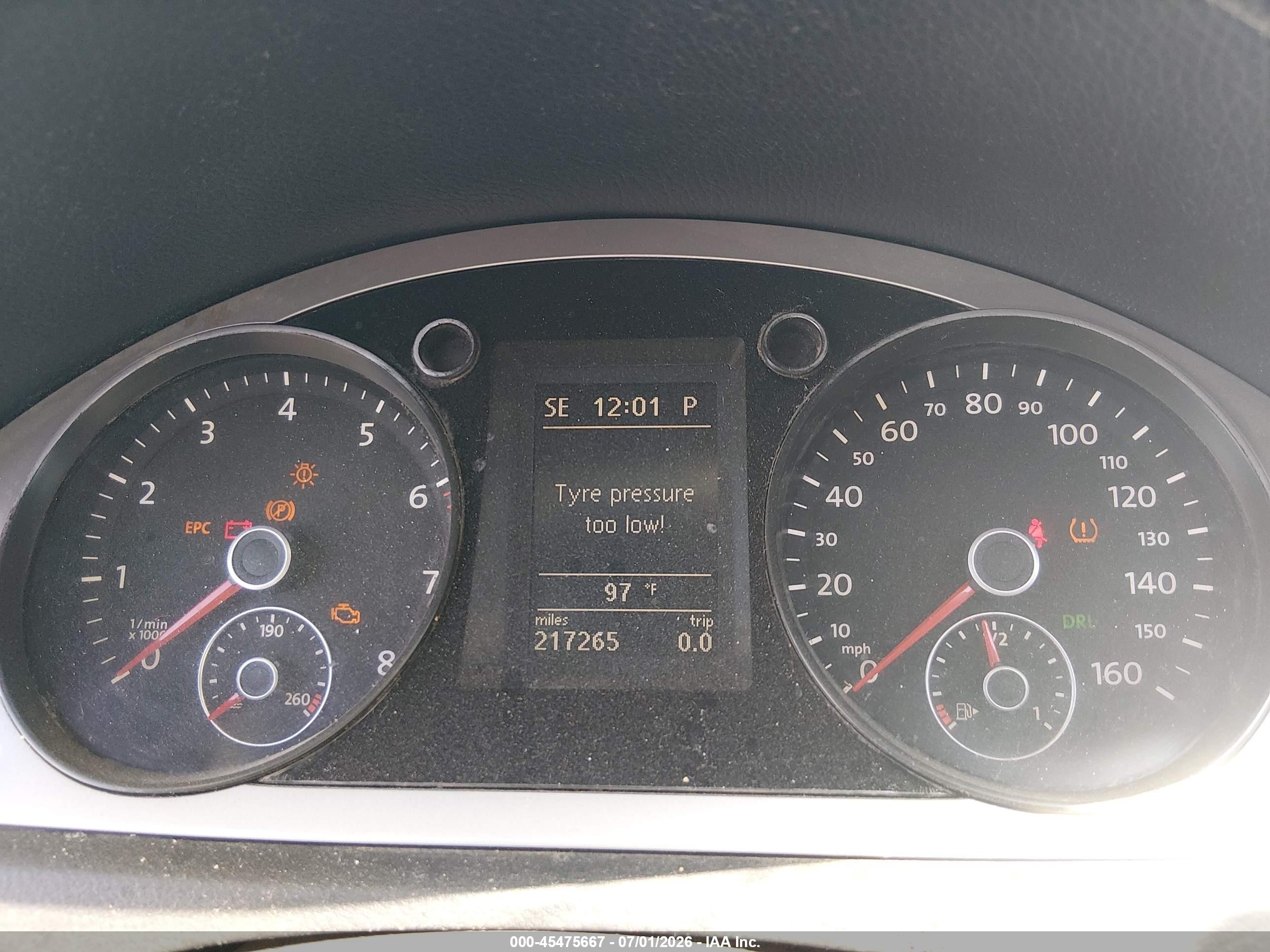 2010 Volkswagen Passat Komfort Black vin: WVWJM7AN3AE081611