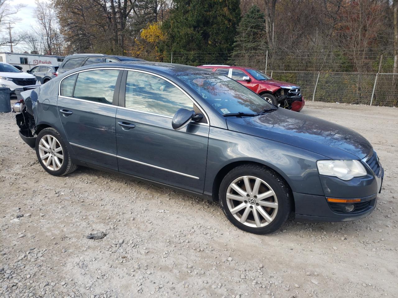 2010 Volkswagen Passat Komfort Gray vin: WVWJM7AN3AP044627