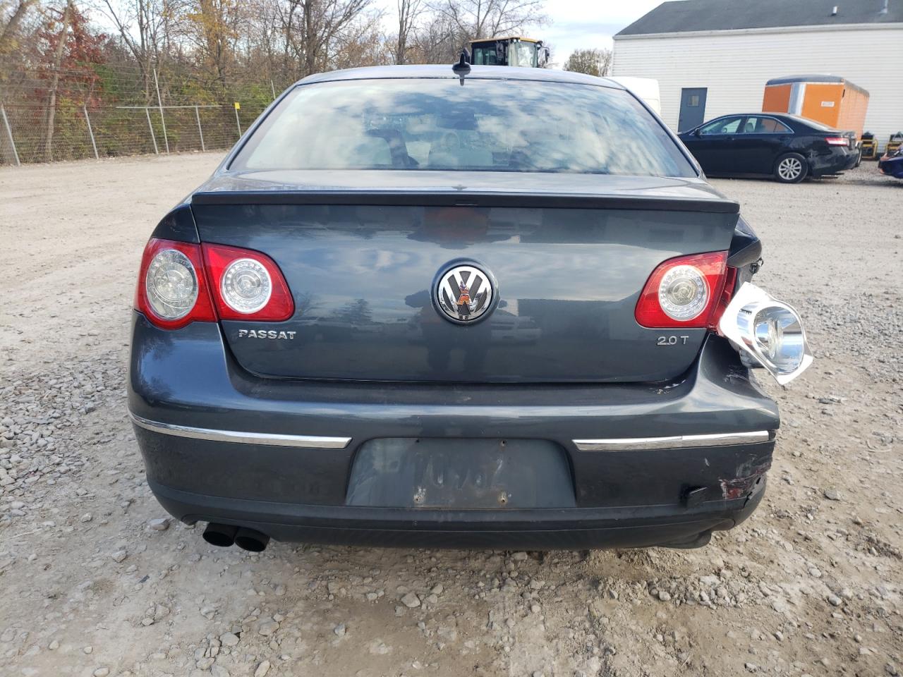 2010 Volkswagen Passat Komfort Gray vin: WVWJM7AN3AP044627