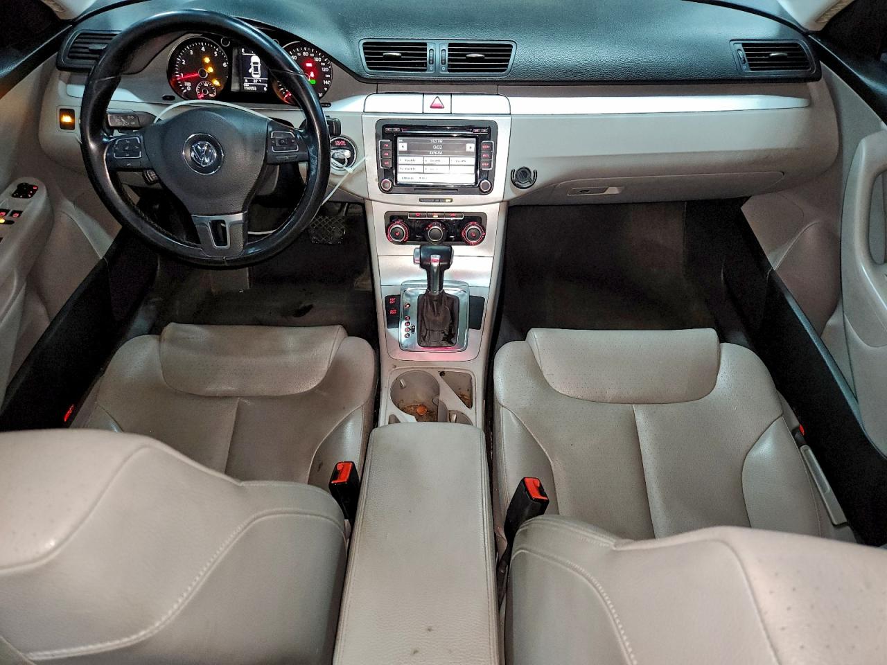 2010 Volkswagen Passat Komfort Gray vin: WVWJM7AN4AE124062