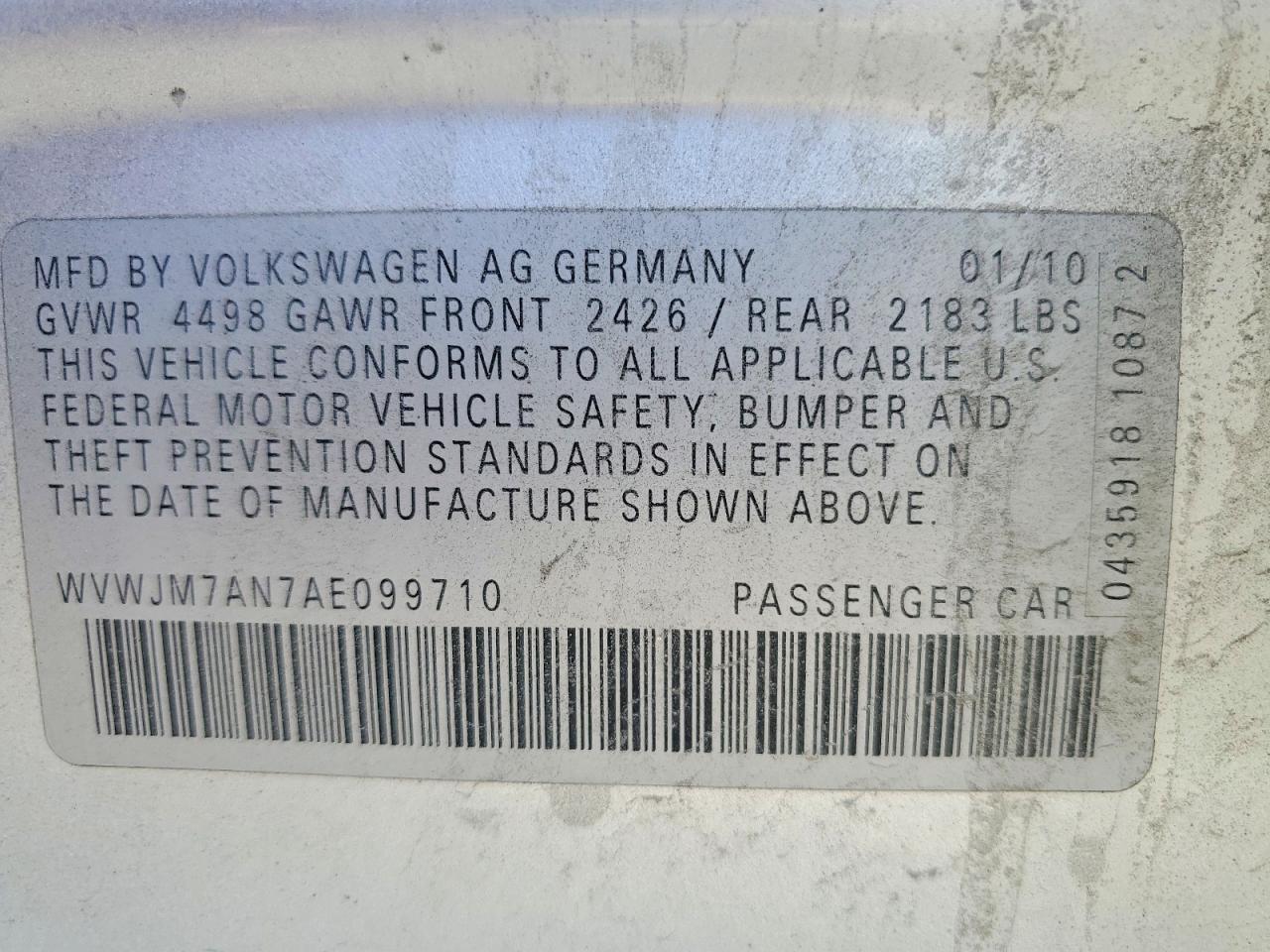 2010 Volkswagen Passat Komfort Silver vin: WVWJM7AN7AE099710