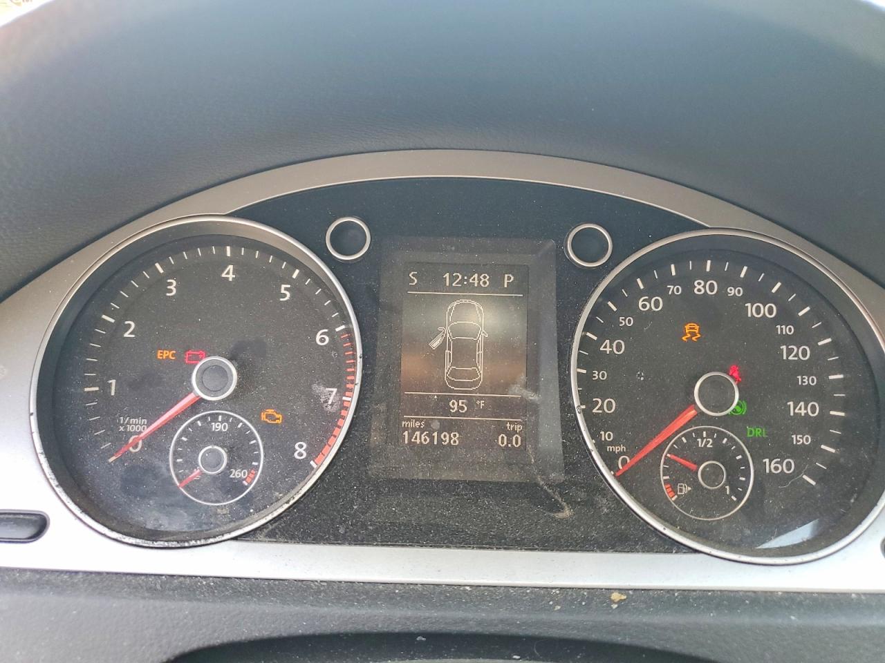2010 Volkswagen Passat Komfort Silver vin: WVWJM7AN7AE099710