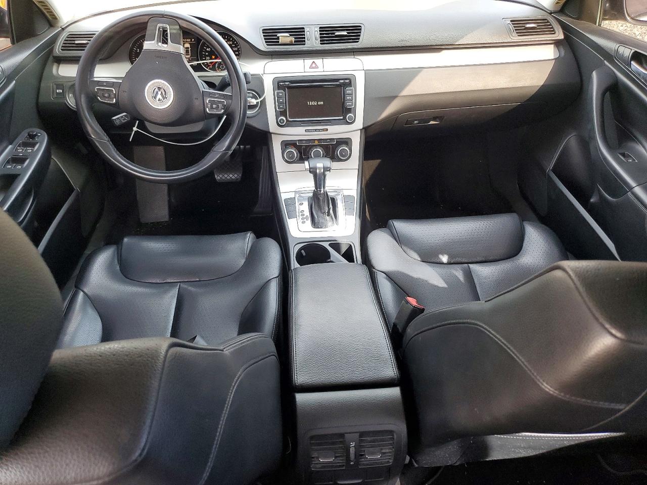 2010 Volkswagen Passat Komfort Gray vin: WVWJM7AN7AE111340
