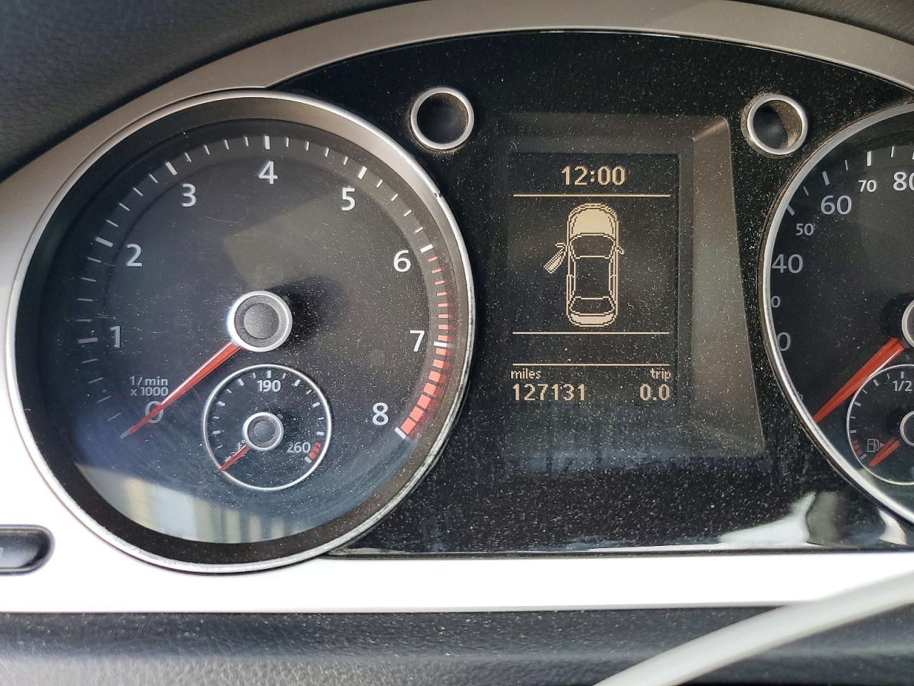 2010 Volkswagen Passat Komfort Gray vin: WVWJM7AN7AE111340
