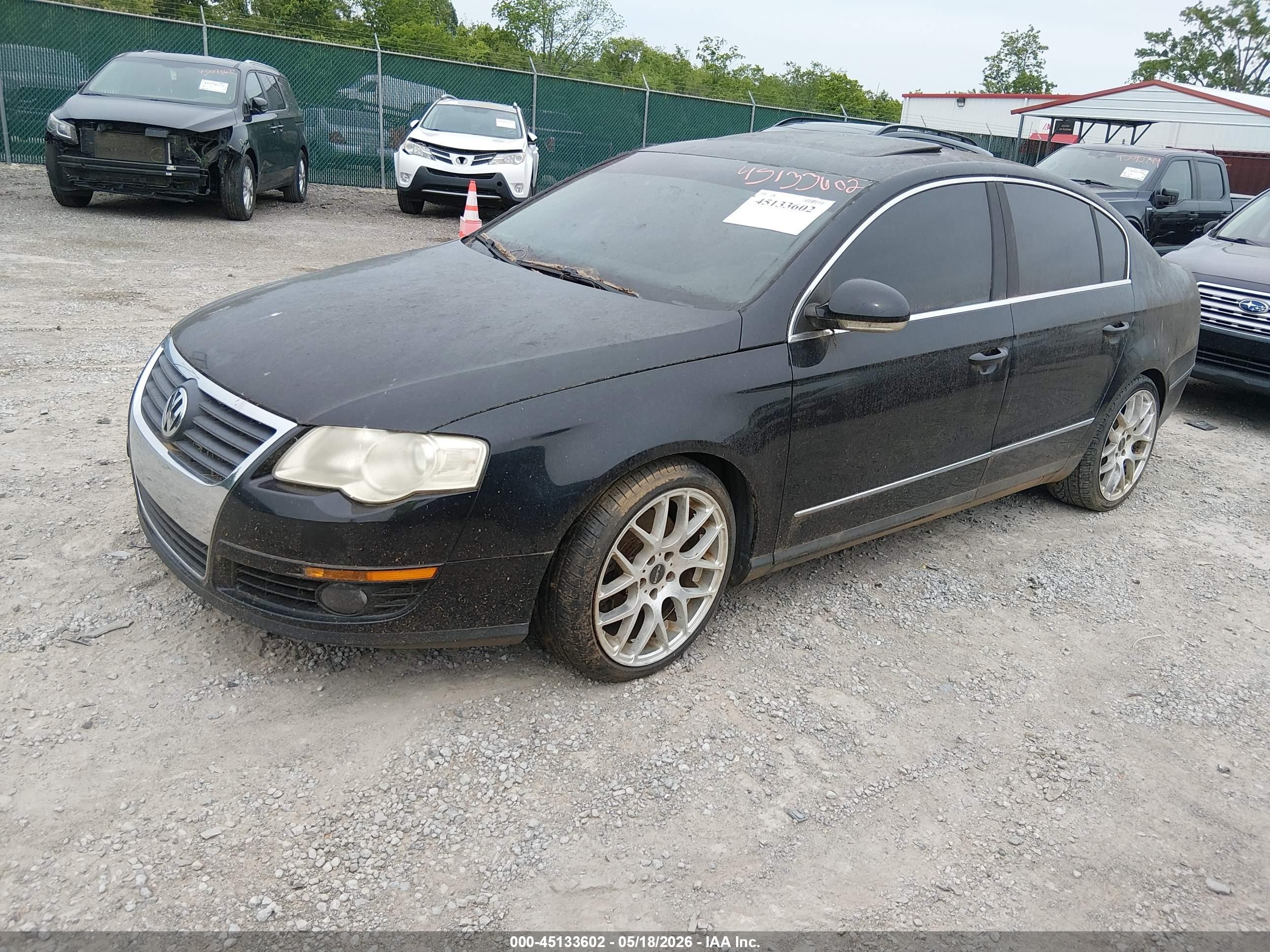 2010 Volkswagen Passat Komfort Black vin: WVWJM7AN8AE069535