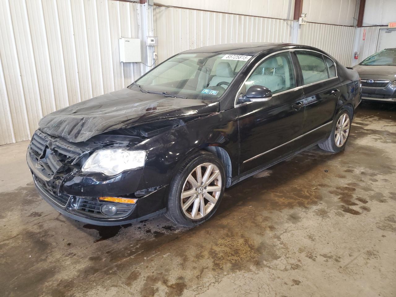 2010 Volkswagen Passat Komfort Black vin: WVWJM7ANXAP051879
