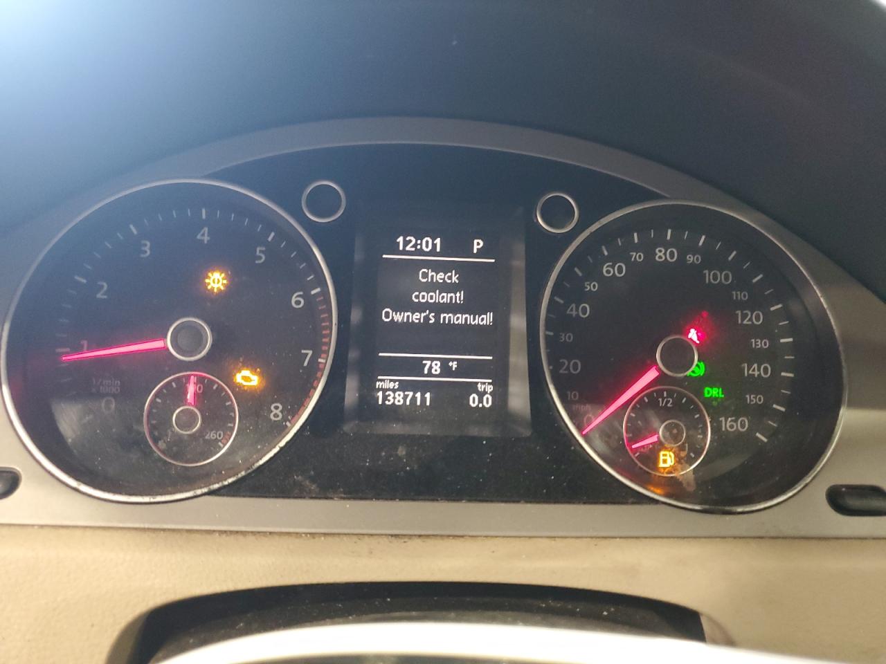 2010 Volkswagen Passat Komfort Black vin: WVWJM7ANXAP051879