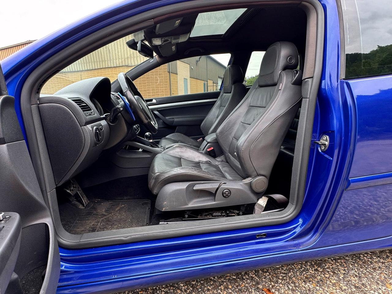 2008 Volkswagen R32 Blue vin: WVWKC71K58W268480