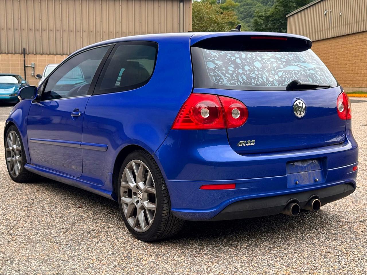 2008 Volkswagen R32 Blue vin: WVWKC71K58W268480