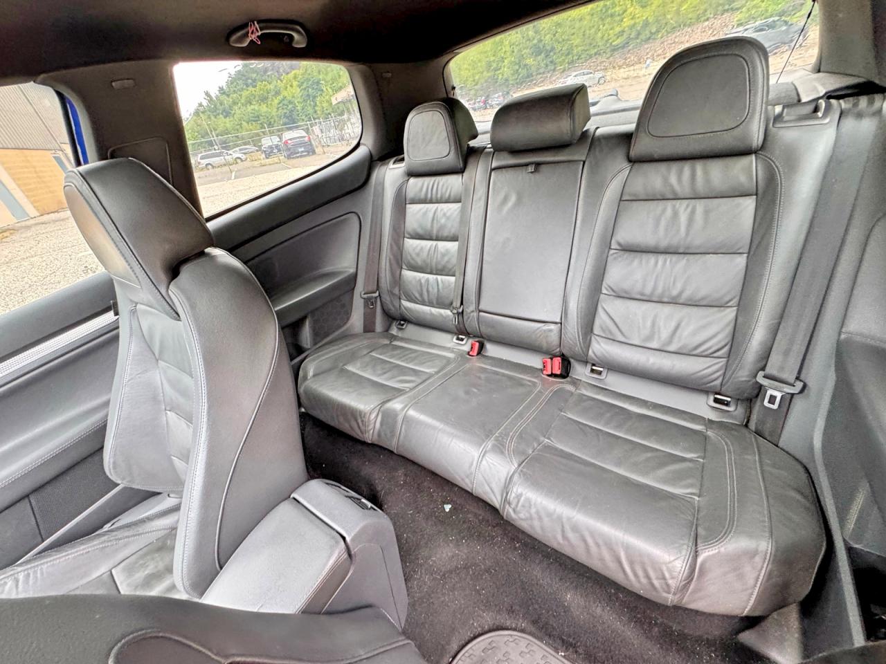 2008 Volkswagen R32 Blue vin: WVWKC71K58W268480
