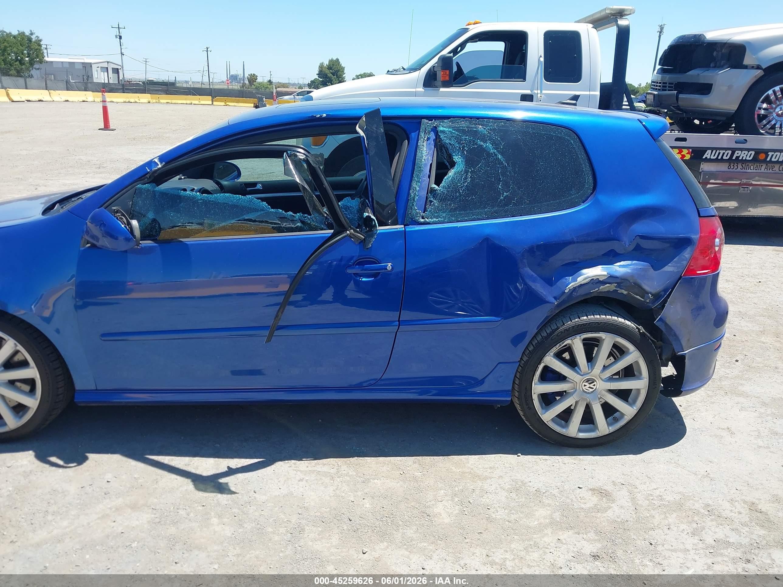 2008 Volkswagen R32   Blue vin: WVWKC71K88W005724