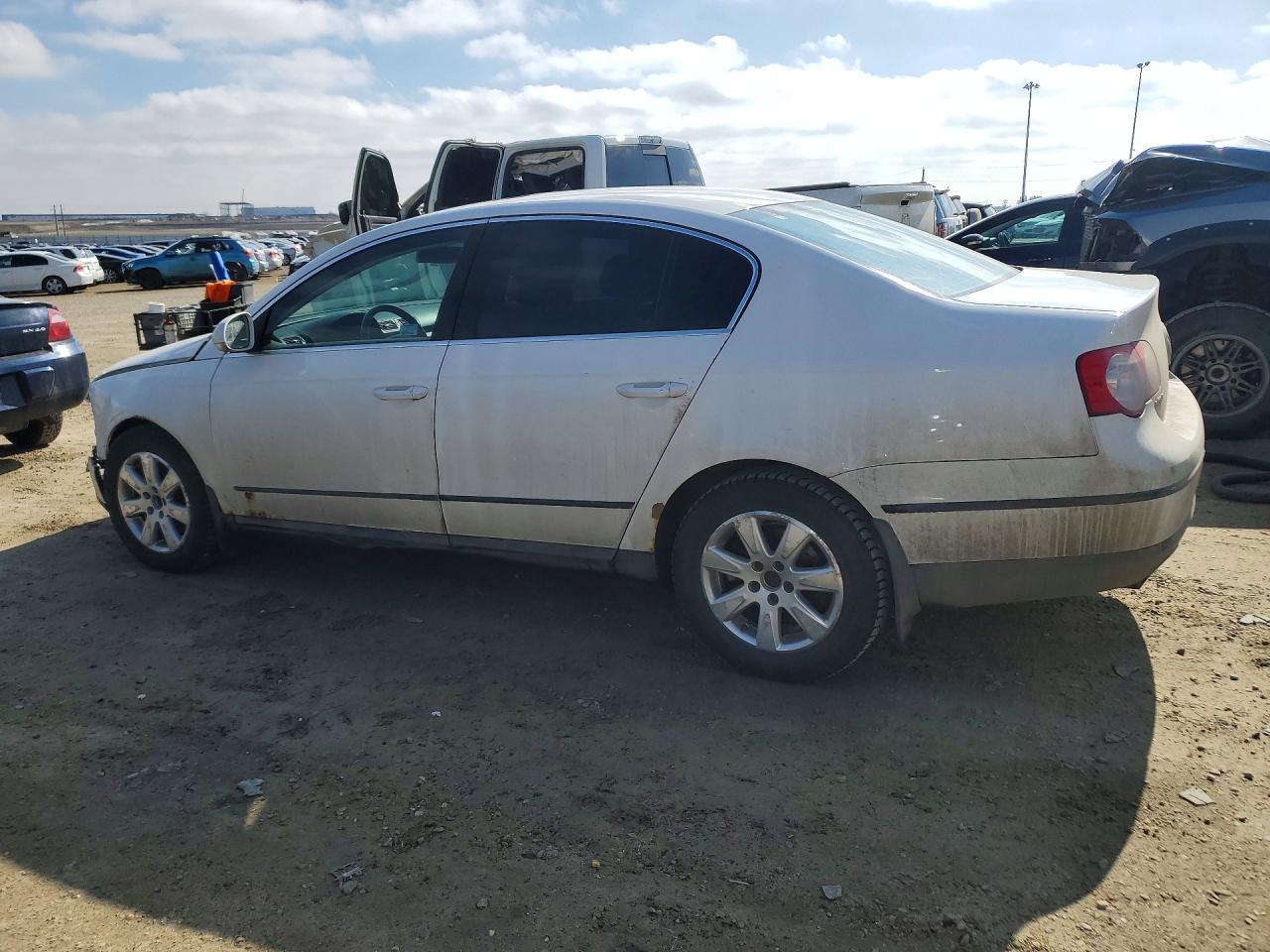 2007 Volkswagen Passat 2.0t Luxury Leather White vin: WVWKK73C17P030062