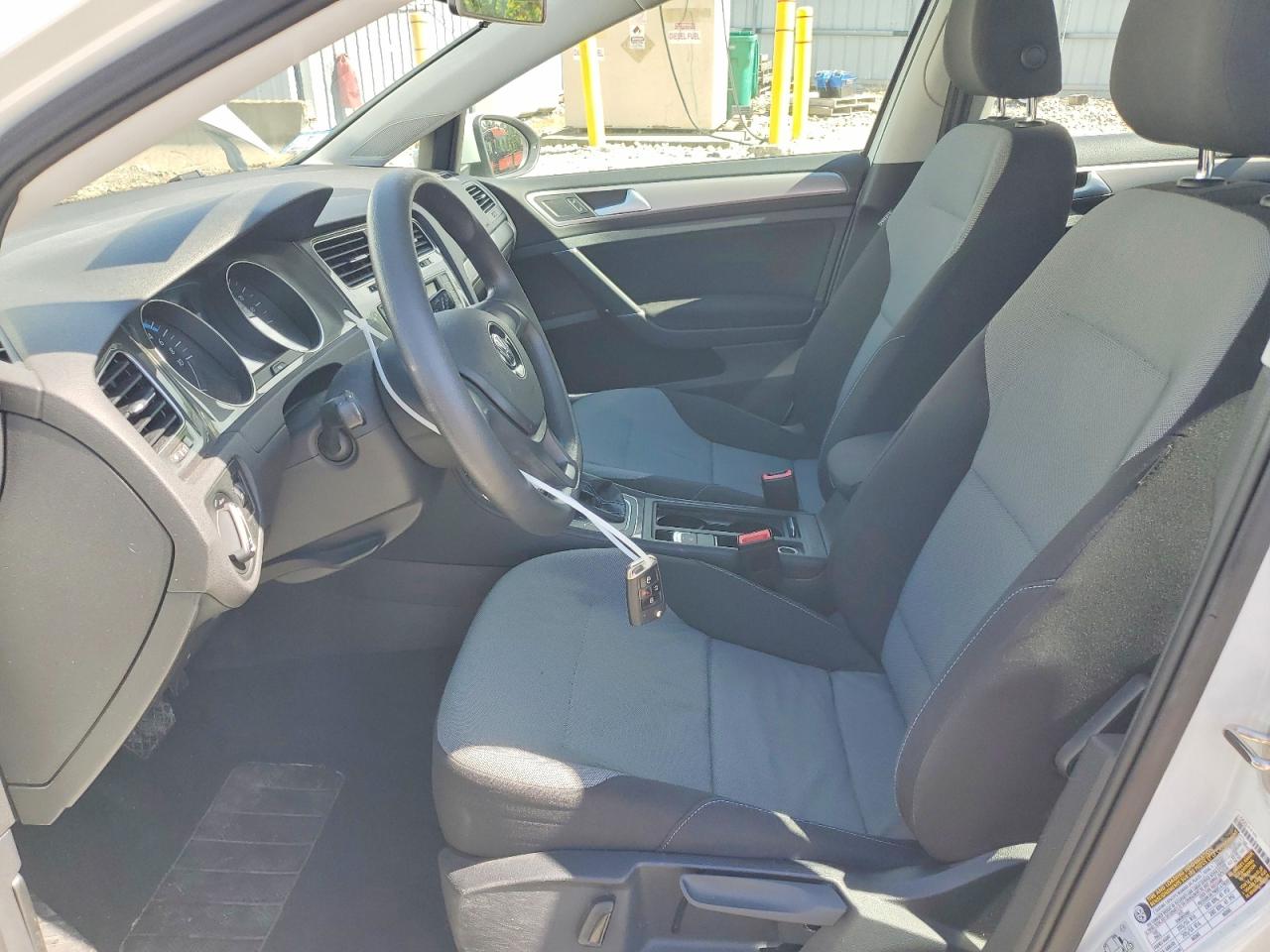 2016 Volkswagen E-golf Se Белый vin: WVWKP7AU3GW913809