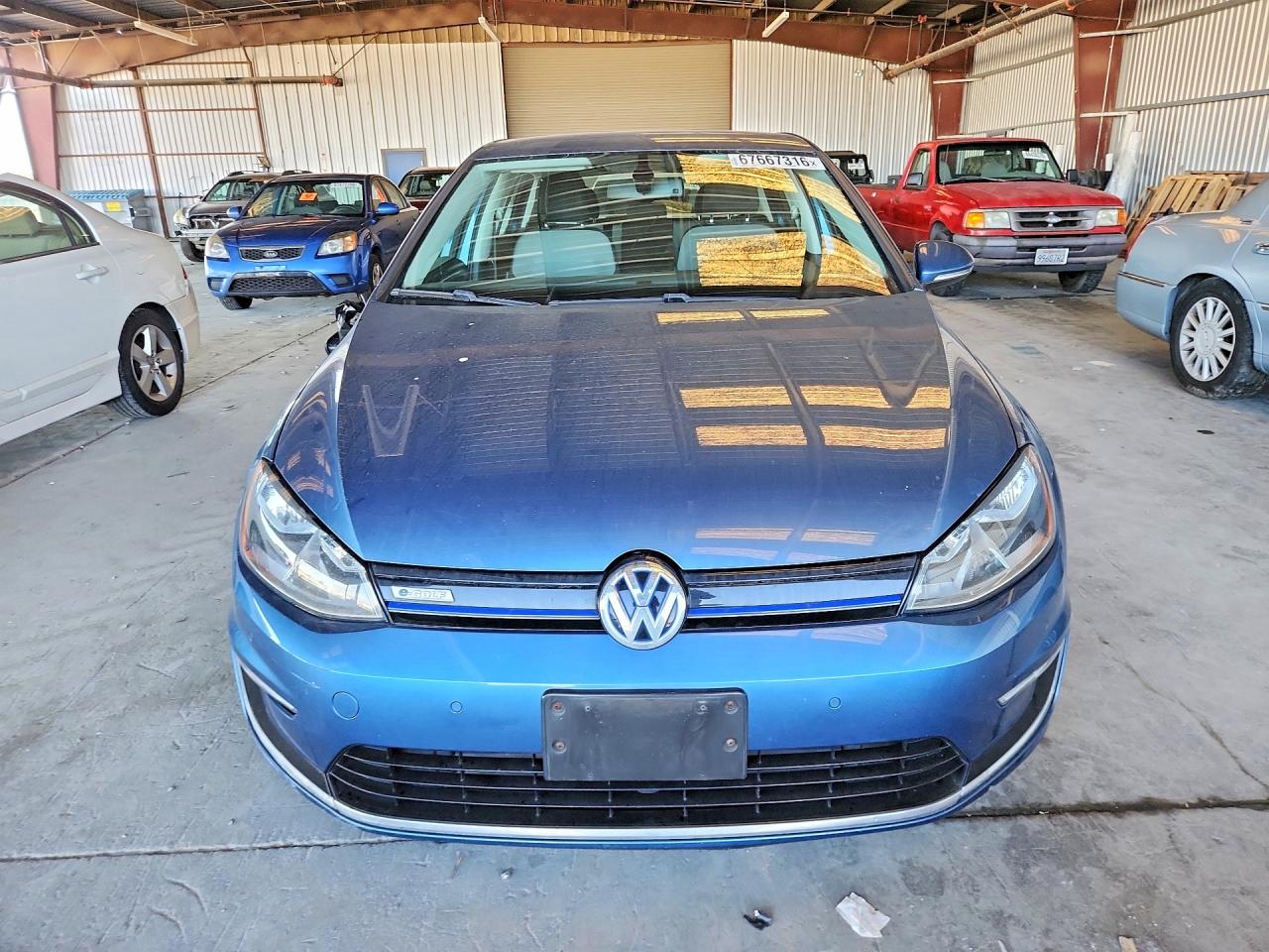 2015 Volkswagen E-golf Limited Blue vin: WVWKP7AUXFW904409