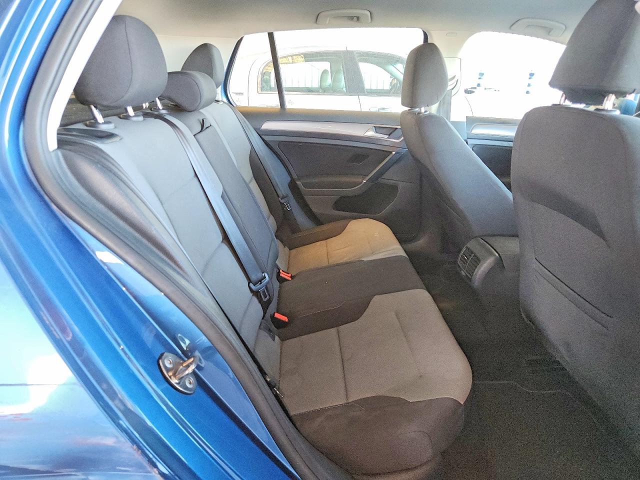 2015 Volkswagen E-golf Limited Blue vin: WVWKP7AUXFW904409