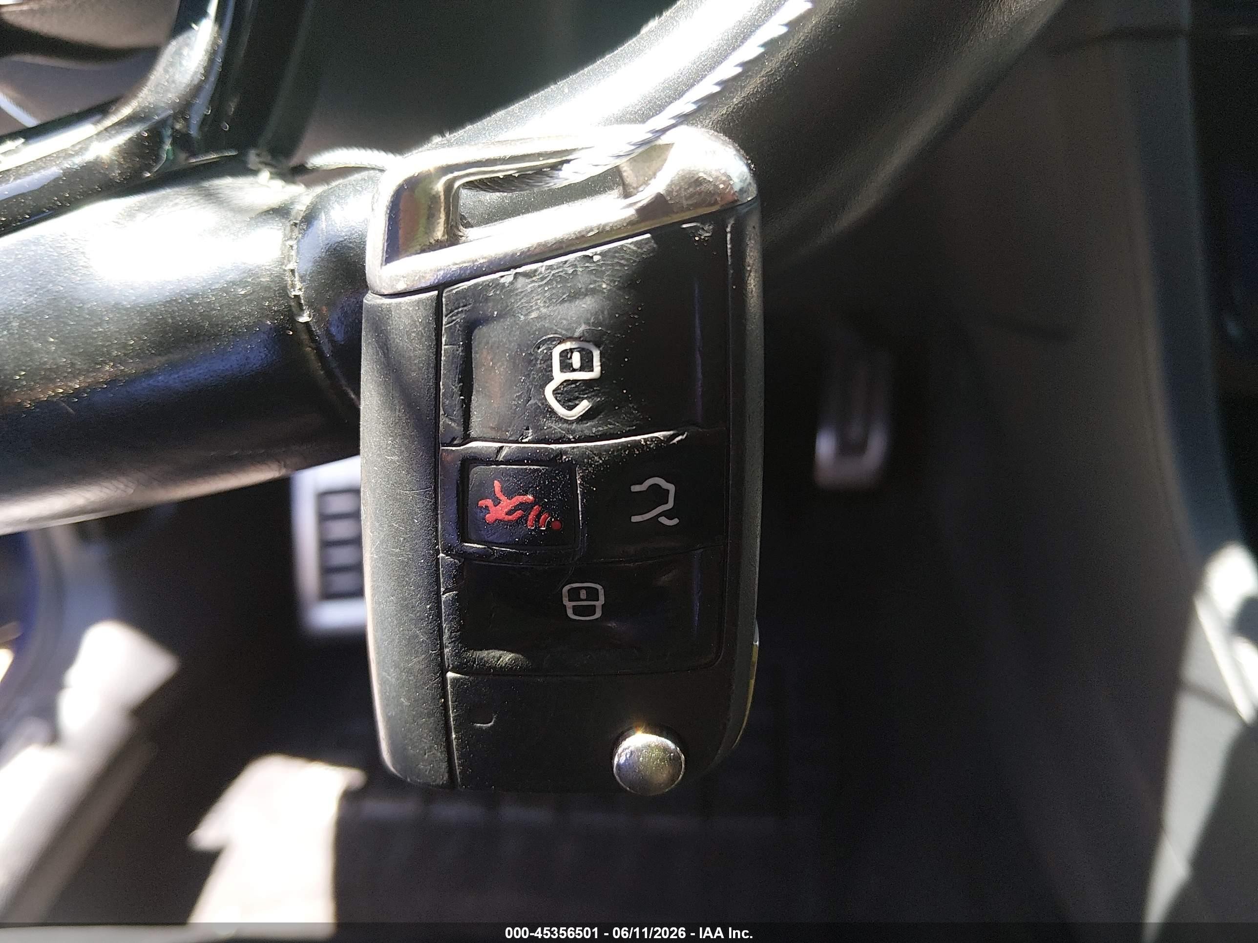 2015 Volkswagen Golf R 4-door Blue vin: WVWLF7AU0FW191849