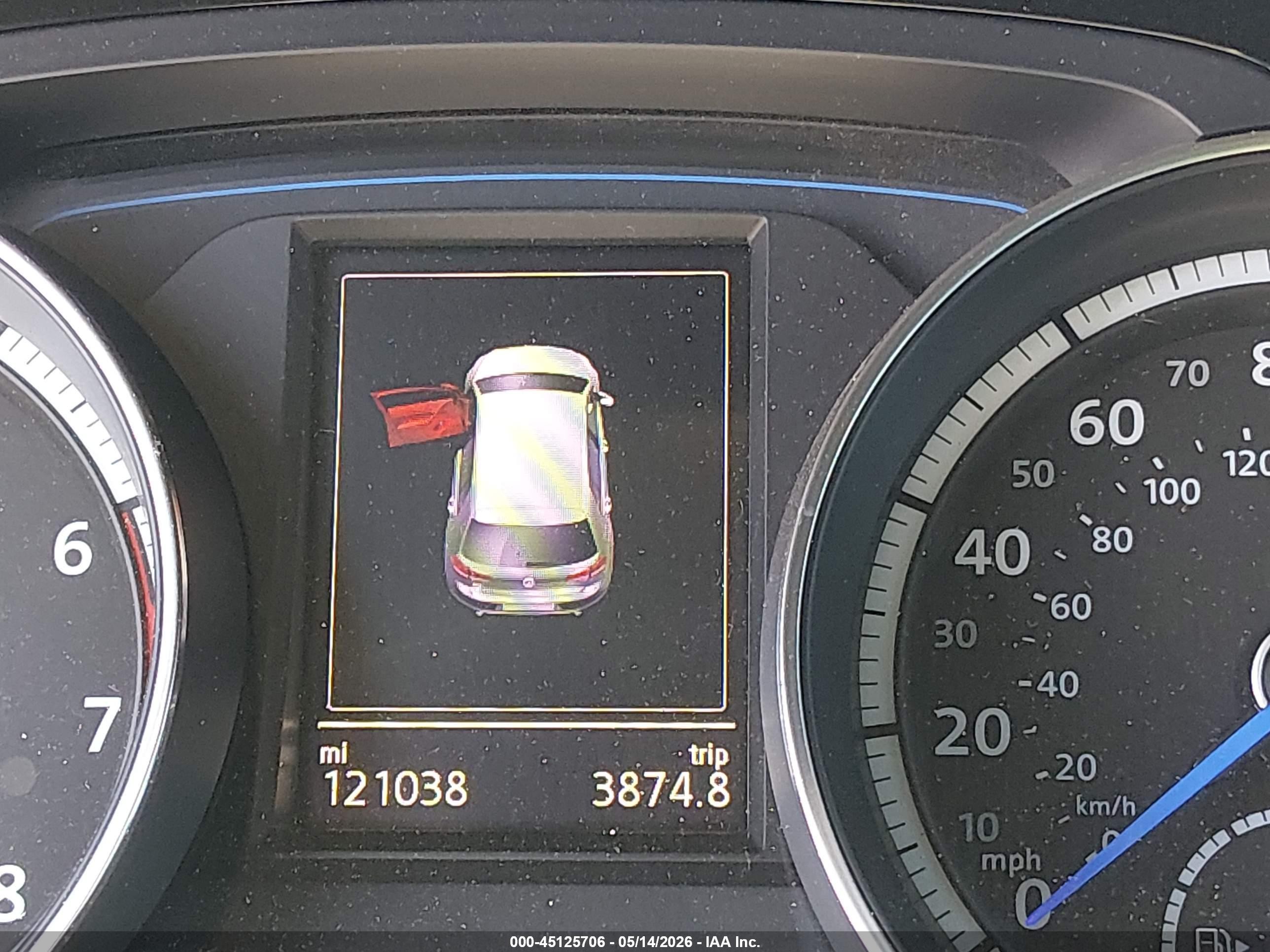 2015 Volkswagen Golf R 4-door White vin: WVWLF7AU4FW237456