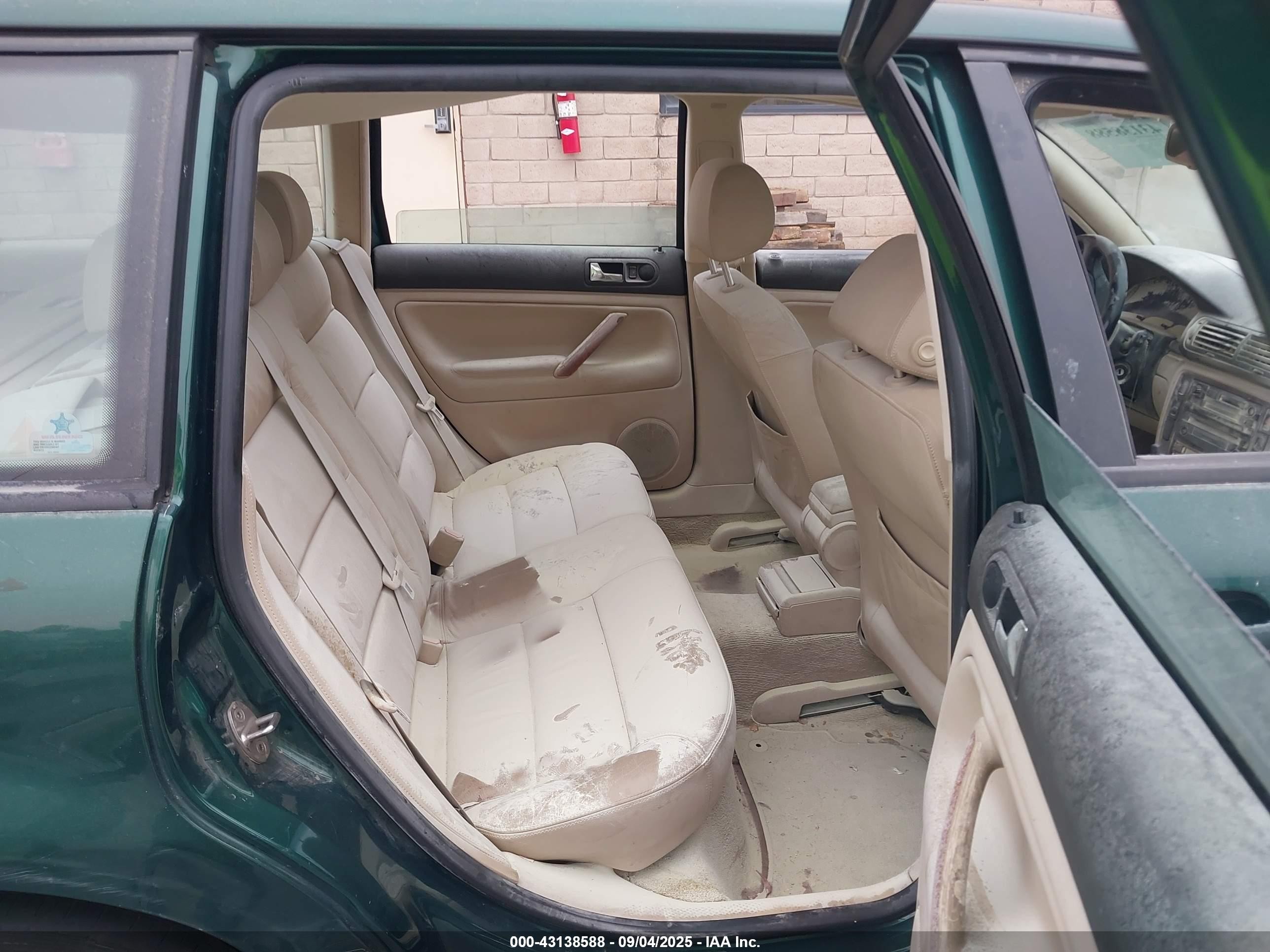 2001 Volkswagen Passat Glx Зеленый vin: WVWLH63B21E003363