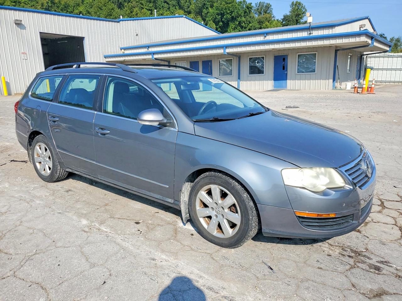 2007 Volkswagen Passat 2.0t Wagon Value Gray vin: WVWLK73C27E059702