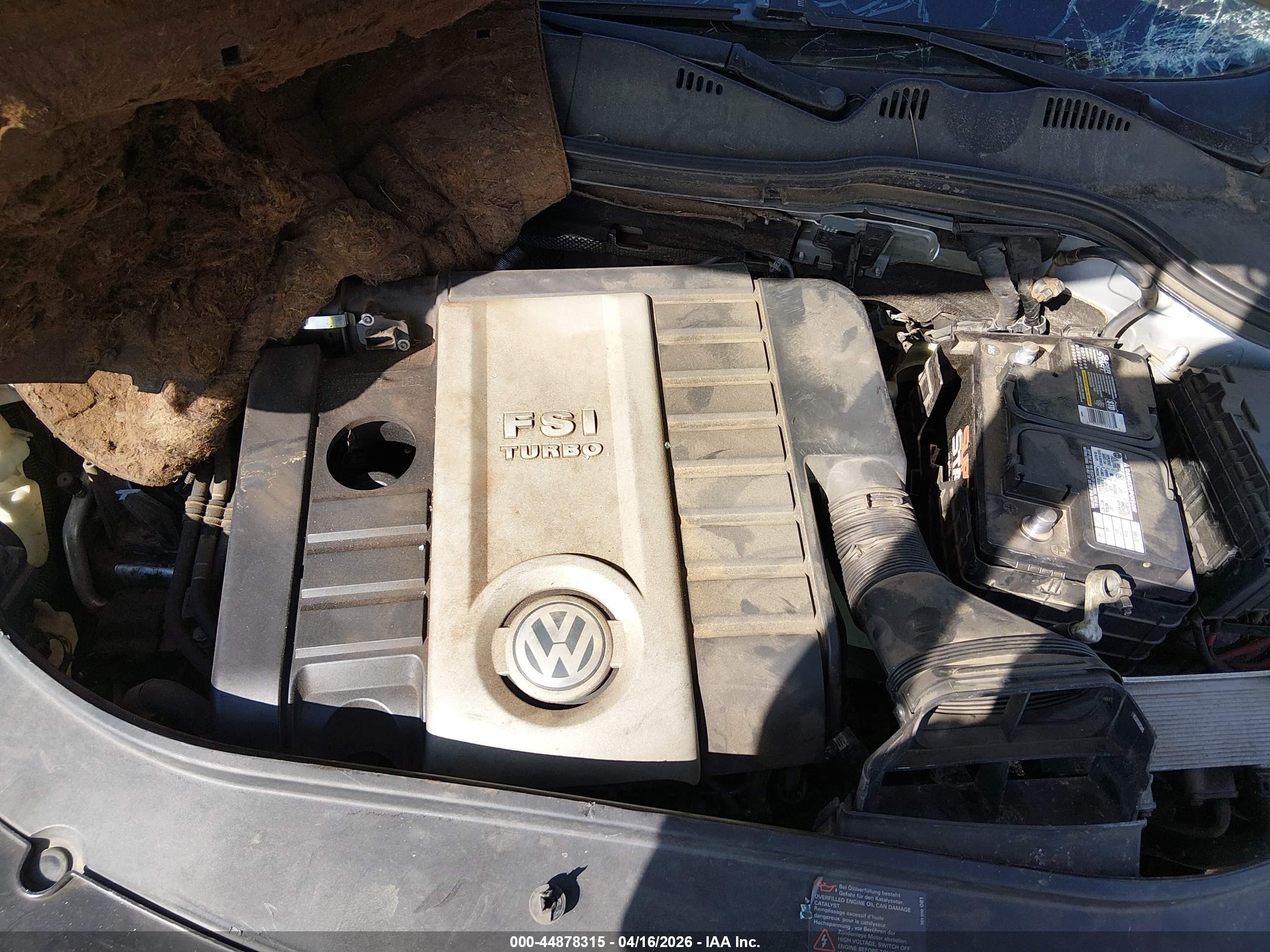 2008 Volkswagen Passat Komfort Silver vin: WVWLK73C28E034185