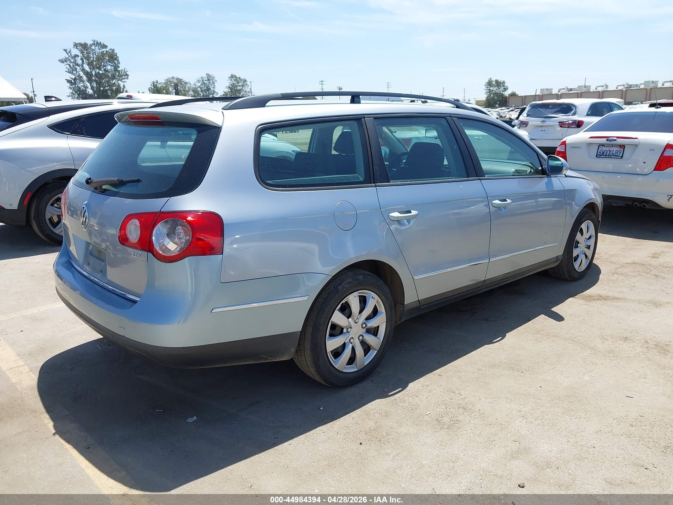 2007 Volkswagen Passat 2.0t Light Blue vin: WVWLK73C47E008542