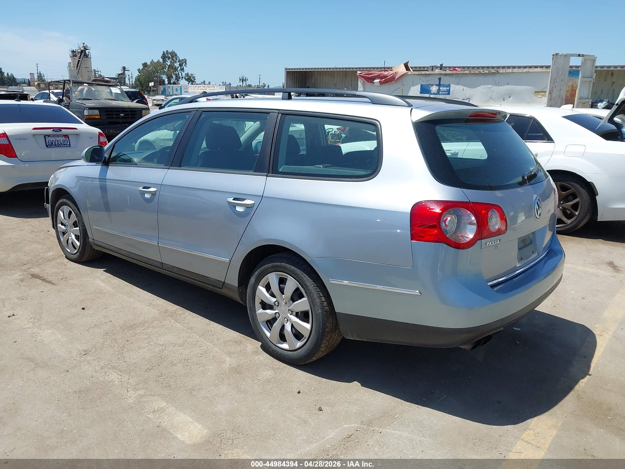 2007 Volkswagen Passat 2.0t Light Blue vin: WVWLK73C47E008542