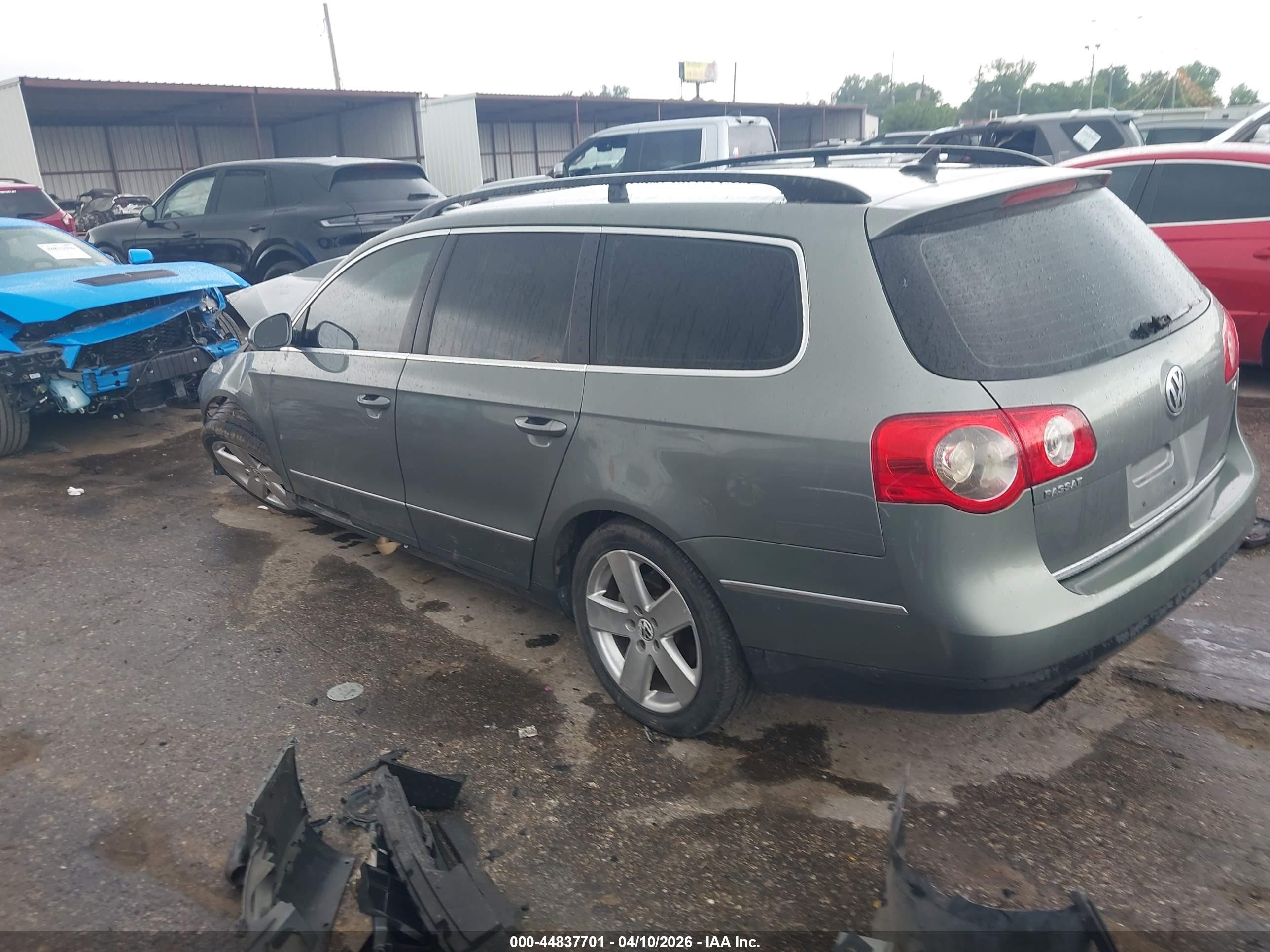 2008 Volkswagen Passat Komfort Gray vin: WVWLK73C48E033667