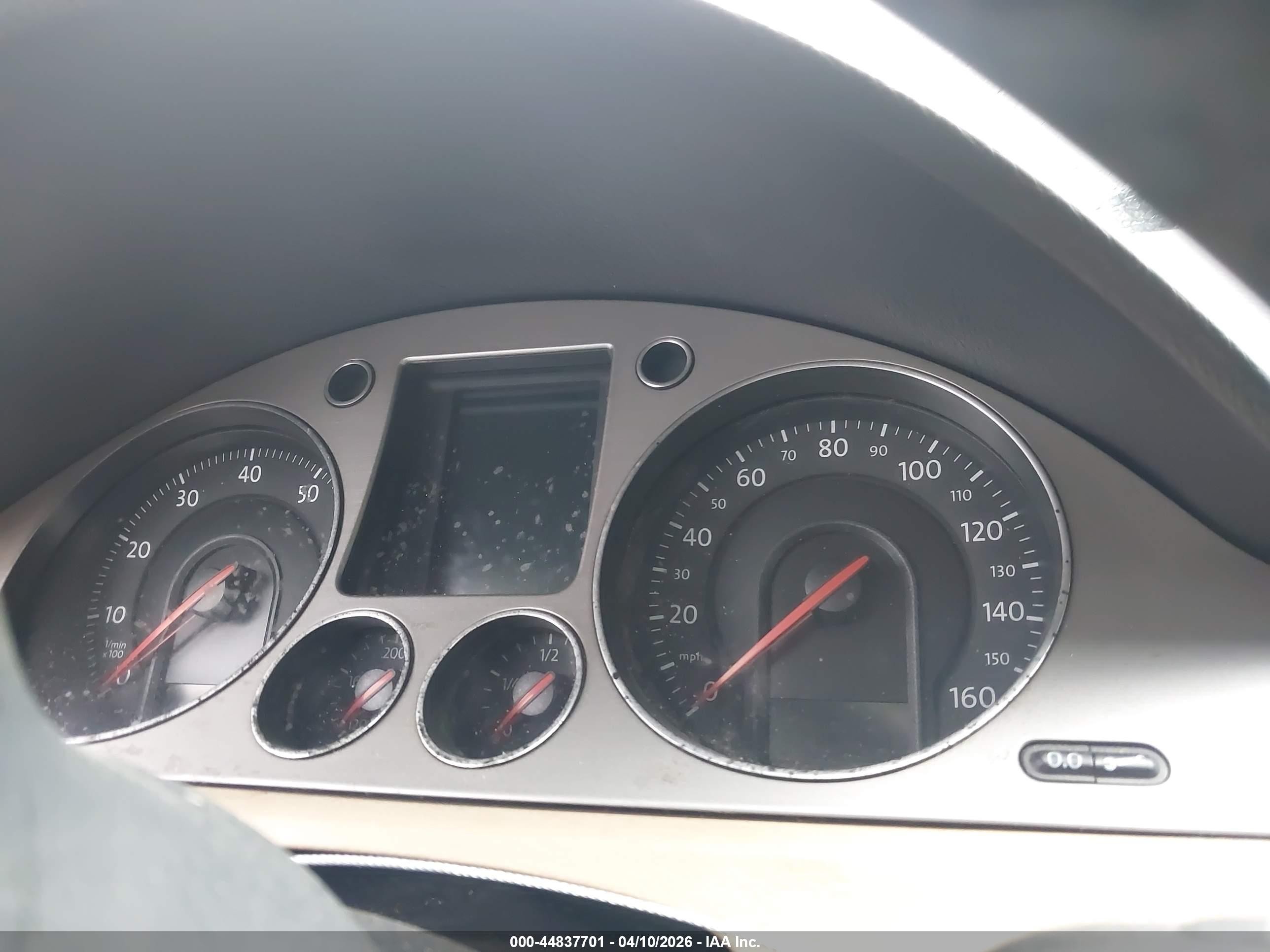 2008 Volkswagen Passat Komfort Gray vin: WVWLK73C48E033667