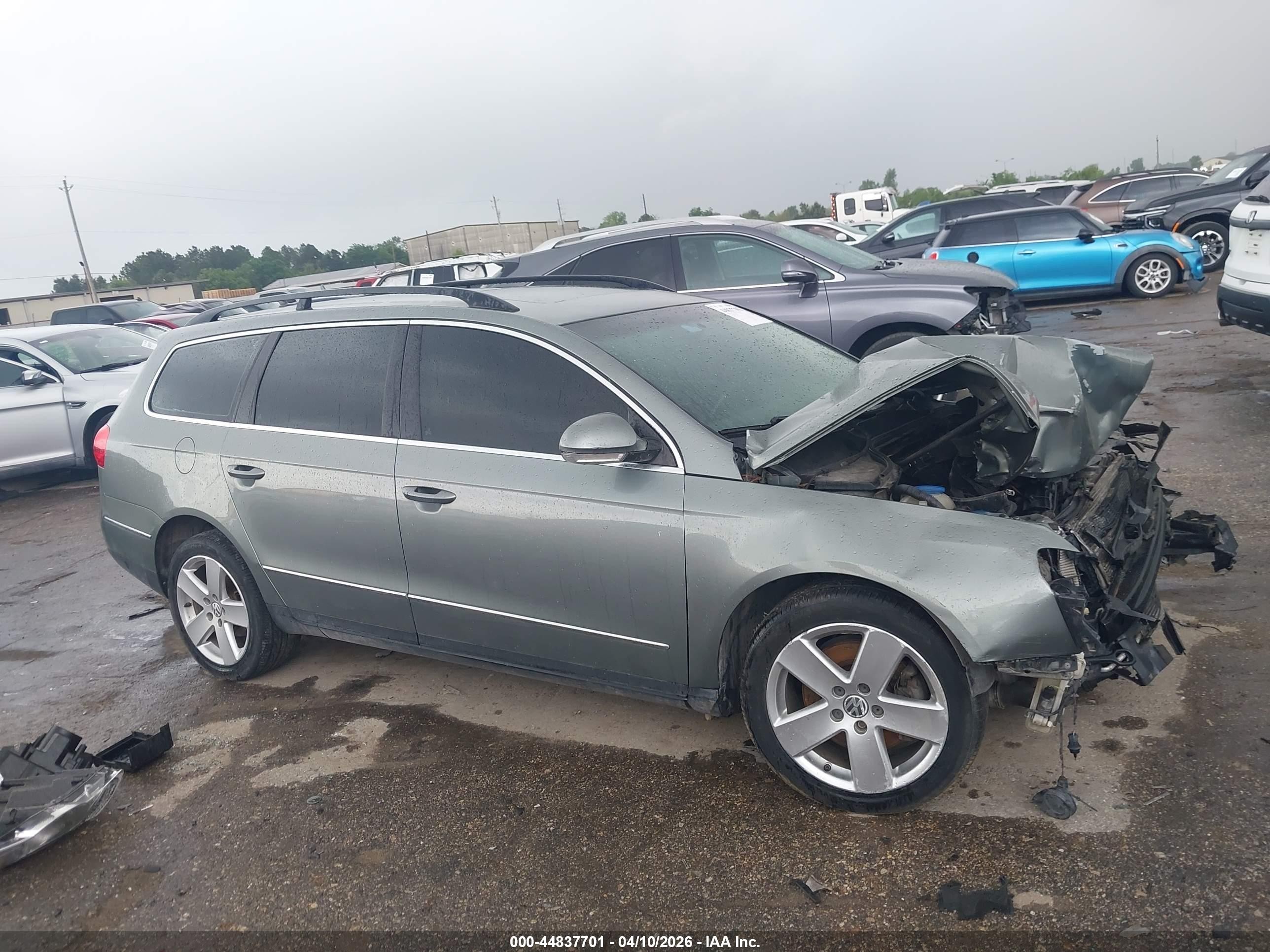 2008 Volkswagen Passat Komfort Gray vin: WVWLK73C48E033667