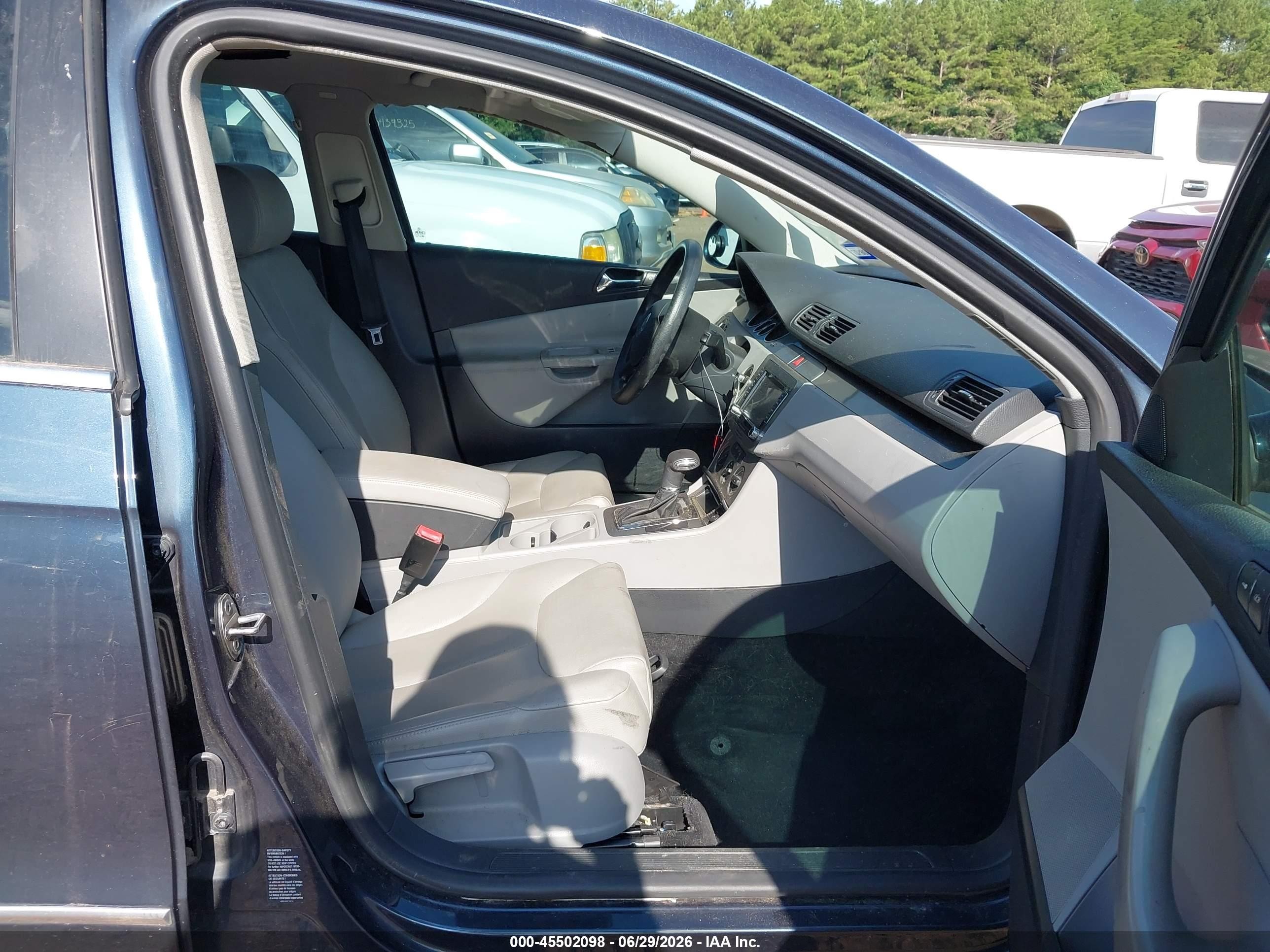 2007 Volkswagen Passat 2.0t Gray vin: WVWLK73C67E004699