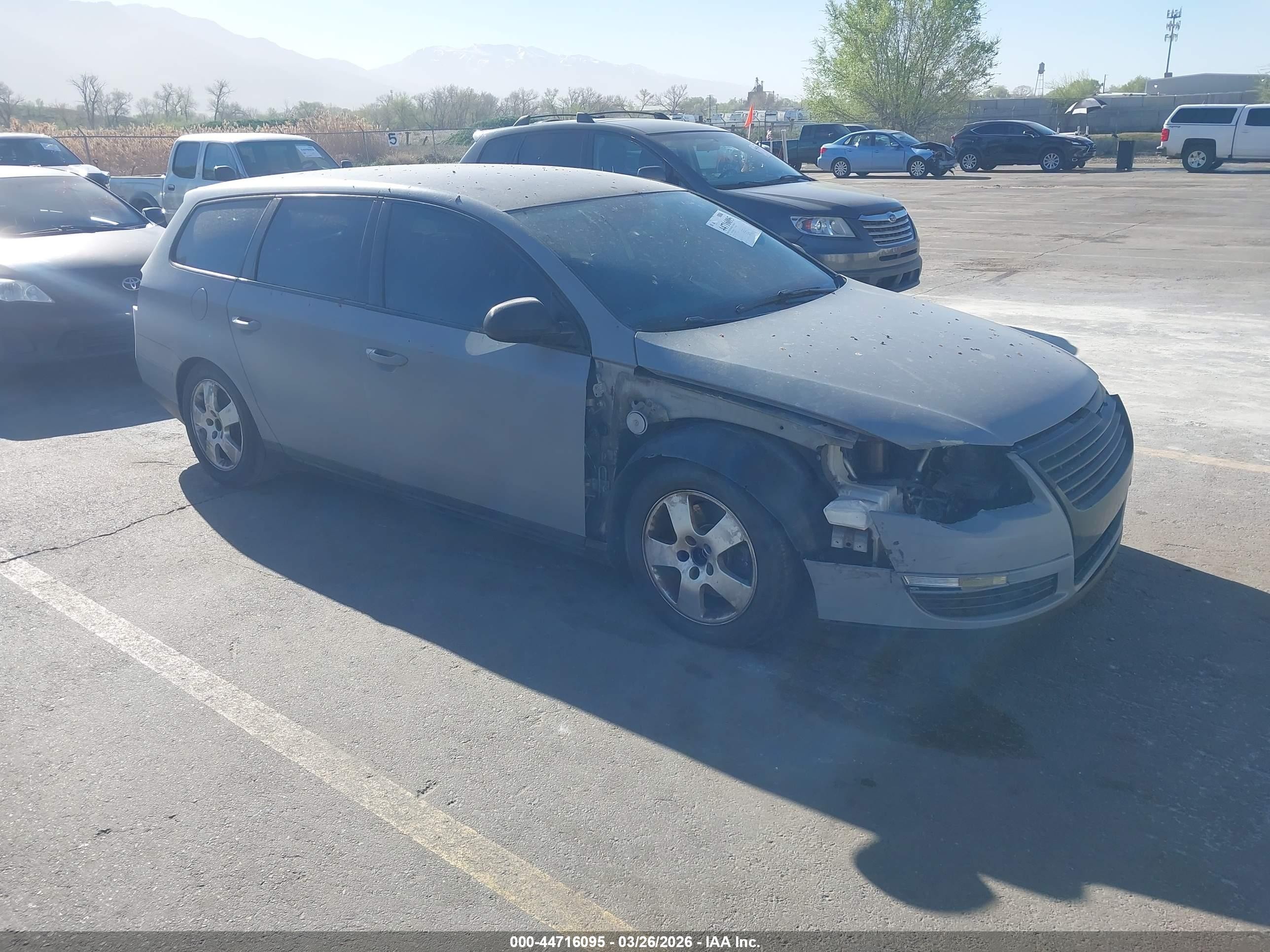 2007 Volkswagen Passat 2.0t Silver vin: WVWLK73C77E008079