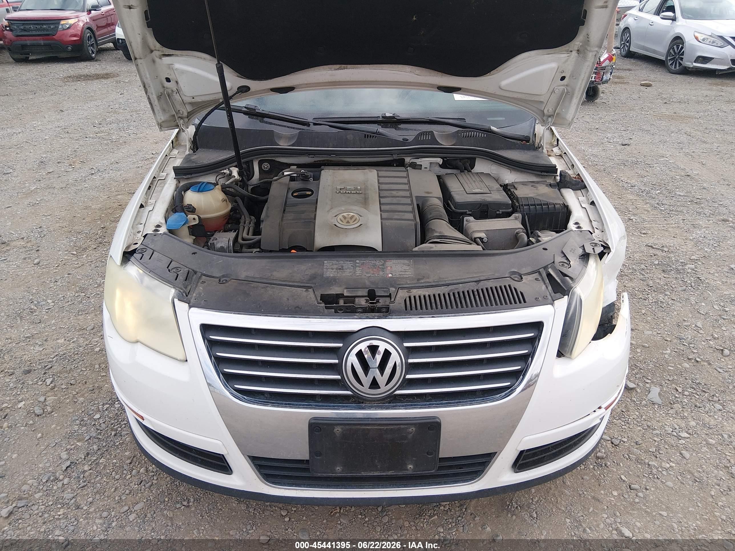 2007 Volkswagen Passat 2.0t White vin: WVWLK73CX7E104515