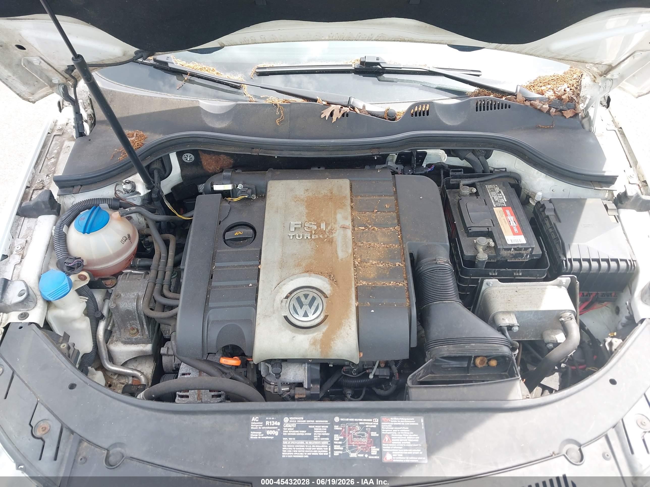 2007 Volkswagen Passat 2.0t White vin: WVWLK93C07E007495