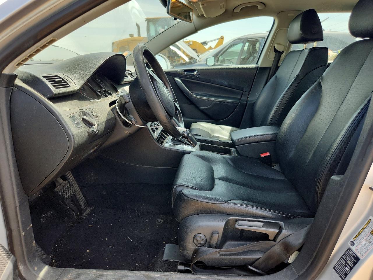 2007 Volkswagen Passat 2.0t Wagon Value Silver vin: WVWLK93C27E007112
